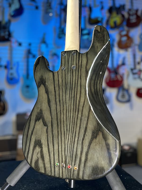 Lakland Geezer Butler Signature Skyline 44-64 Custom GZ Transparent Black