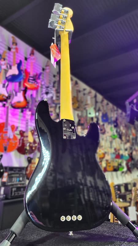 Fender American Professional II Precision Bass Left-handed Black Maple Fingerboard *FREE PLEK WITH PURCHASE*! 590