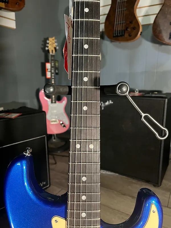 American Ultra Stratocaster HSS - Cobra Blue W/ Rosewood Fretboard #667
