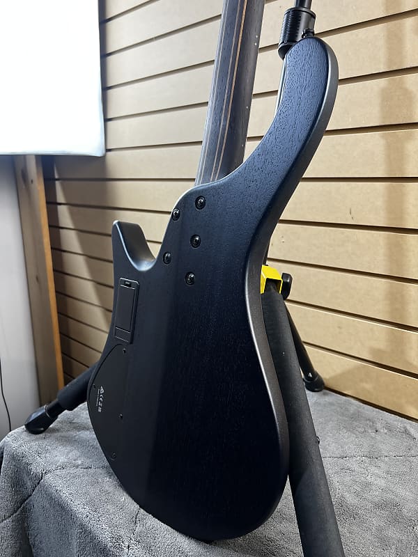 EHB Ergonomic Headless Bass Guitar - Cosmic Blue Starburst Flat #111 GET PLEK'D!