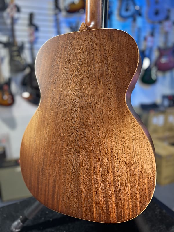 Martin 000-15M StreetMaster Acoustic Guitar - Mahogany Burst Auth Deal *FREE PLEK WITH PURCHASE*! 615