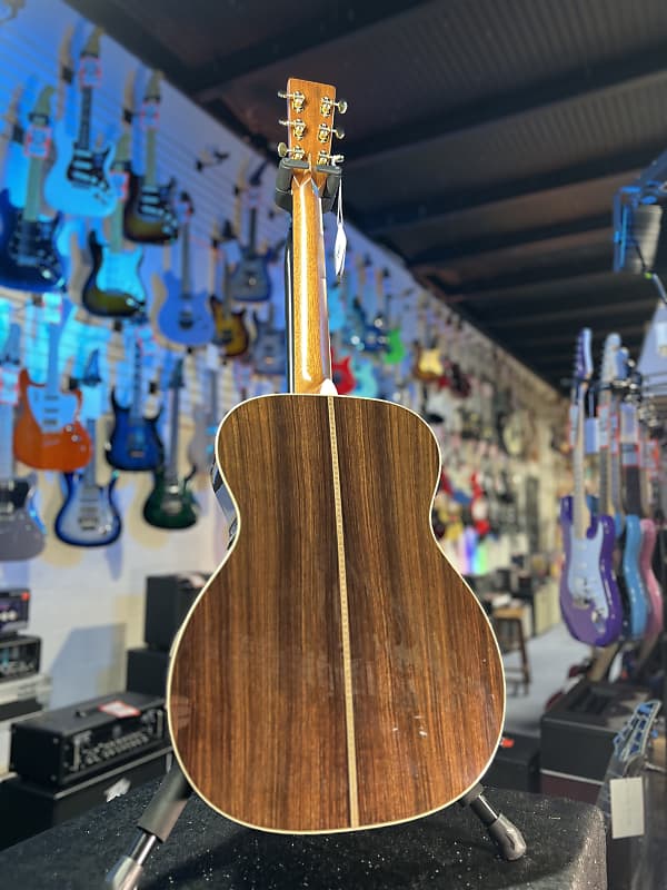 New Martin OM-28 Modern Deluxe, Natural, Martin Hardcase, Auth Dealer 525