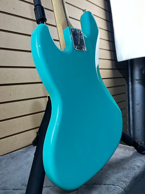 Player Jazz Bass - Sea Foam Green with Pau Ferro Fingerboard #698