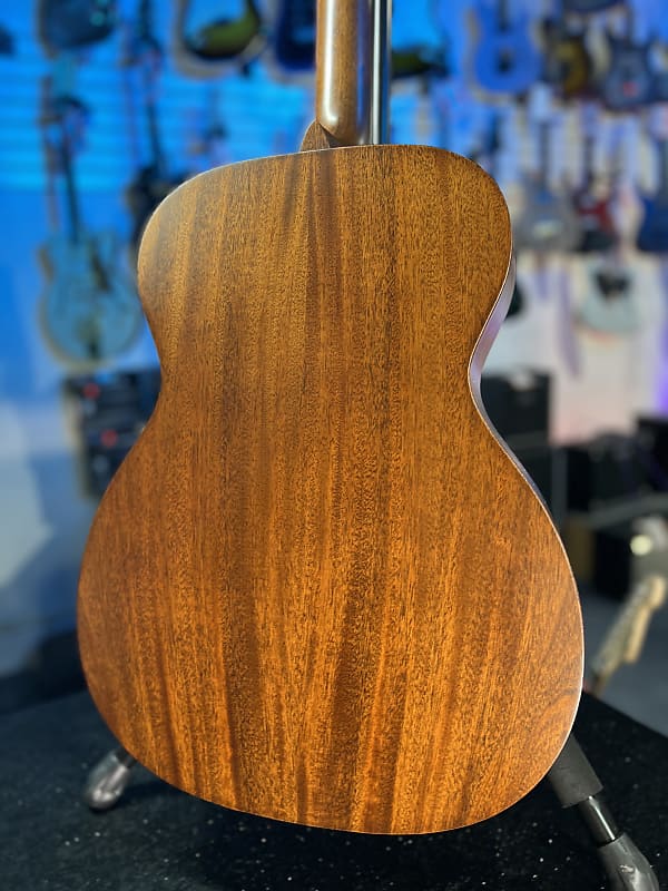 Martin 000-15M Left Handed Acoustic Guitar - Mahogany Auth Dealer! GET PLEK'D! 750