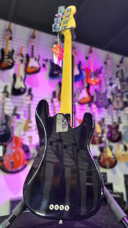 Fender American Professional II Precision Bass Left-handed Black Maple Fingerboard *FREE PLEK WITH PURCHASE*! 590