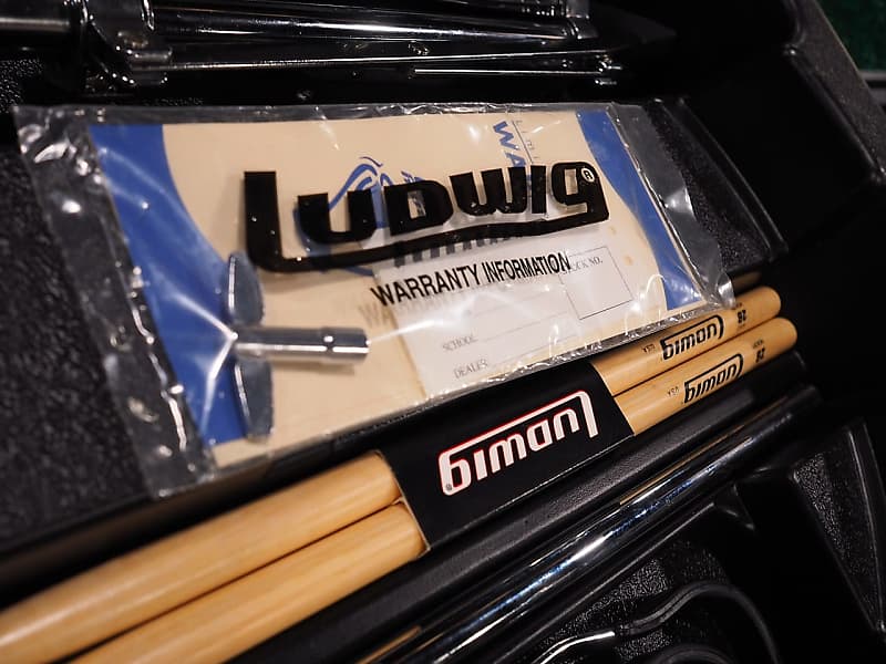 Ludwig 5x14 Steel Snare Ufo Kit W/ L8040 Molded Case, L381 Speedex Rubber Practice Pad, Drumsticks