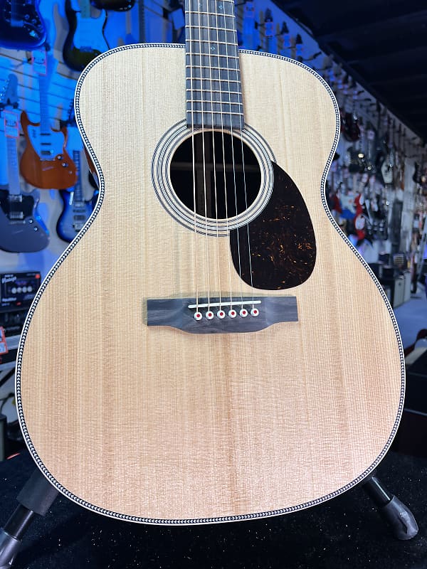 New Martin OM-28 Modern Deluxe, Natural, Martin Hardcase, Auth Dealer 525