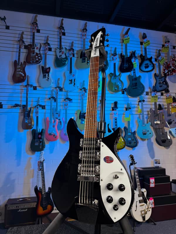 Rickenbacker 325C64 Jetglo