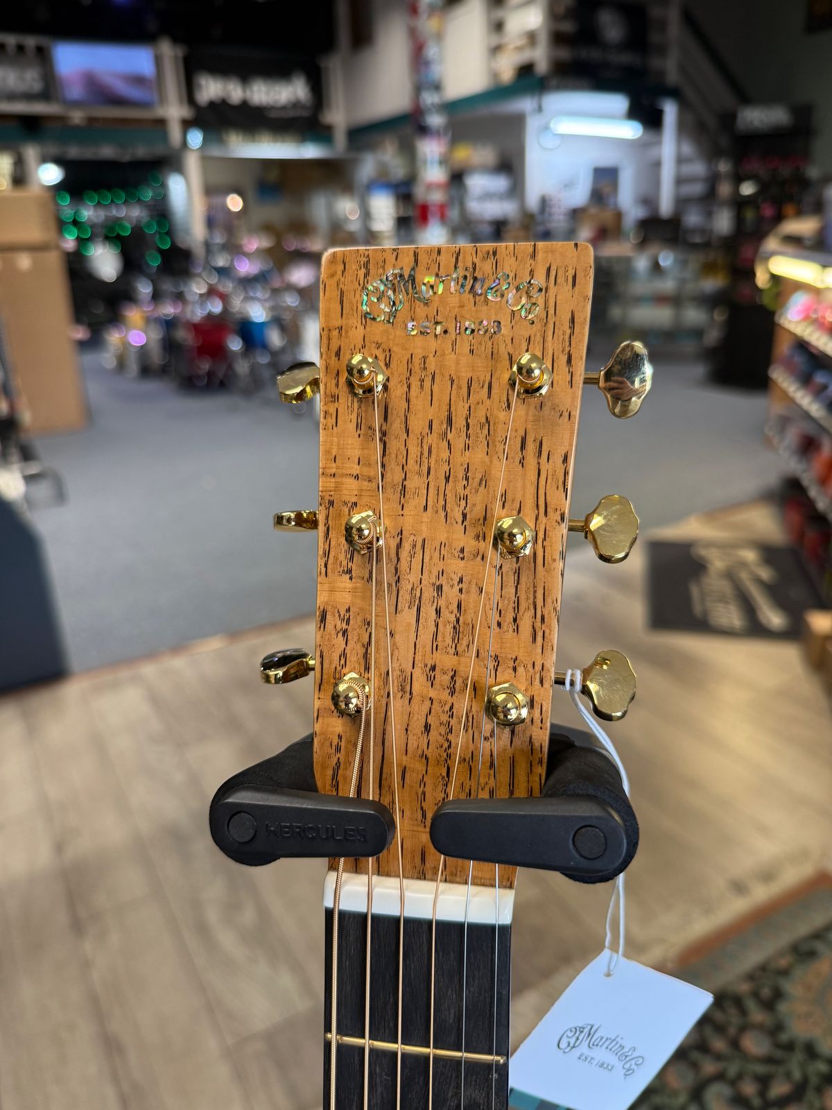 Martin Custom Shop 00-18 German White Oak Back and Sides
