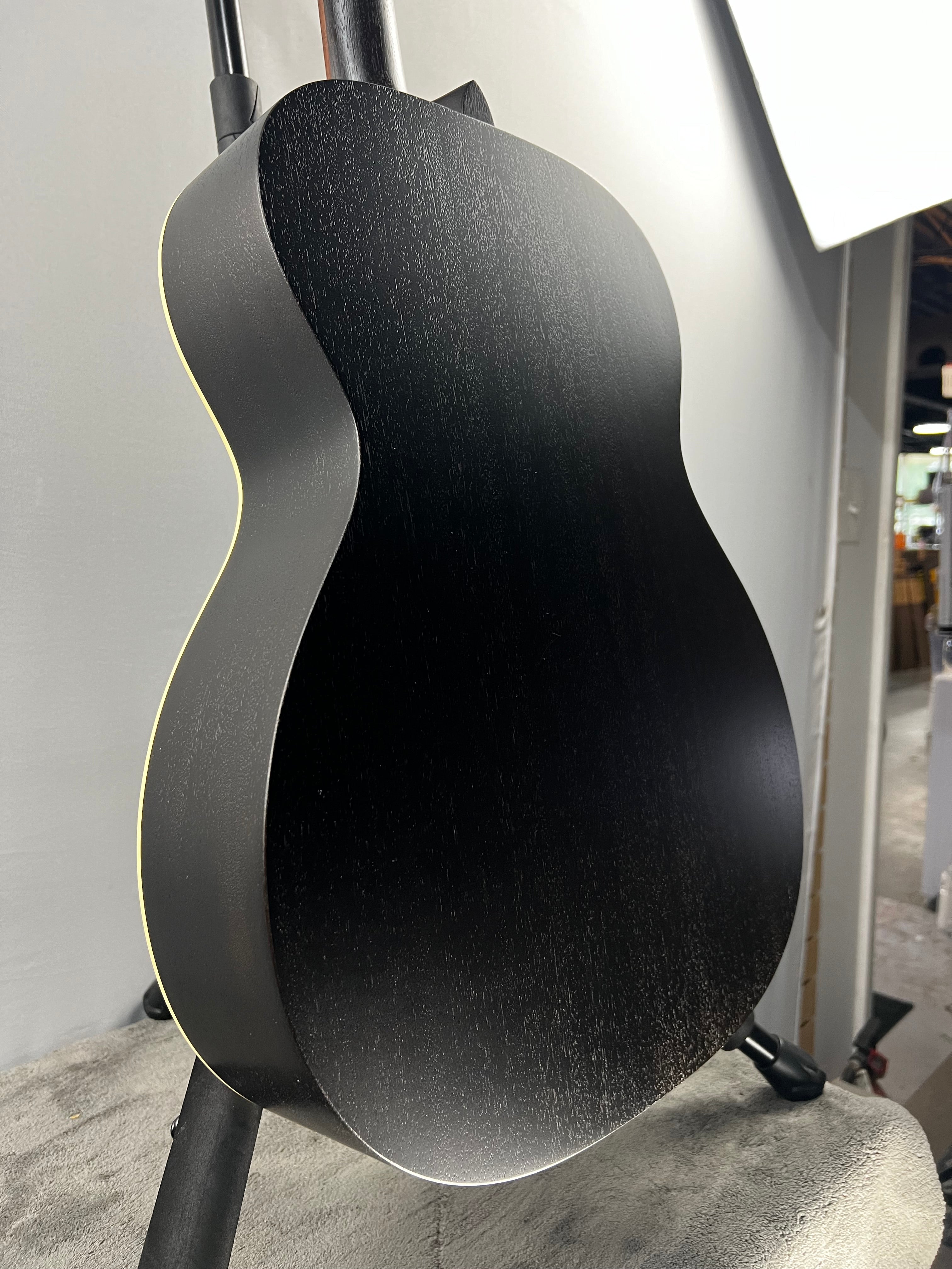 000-17E Acoustic-electric Guitar - Black Smoke #463