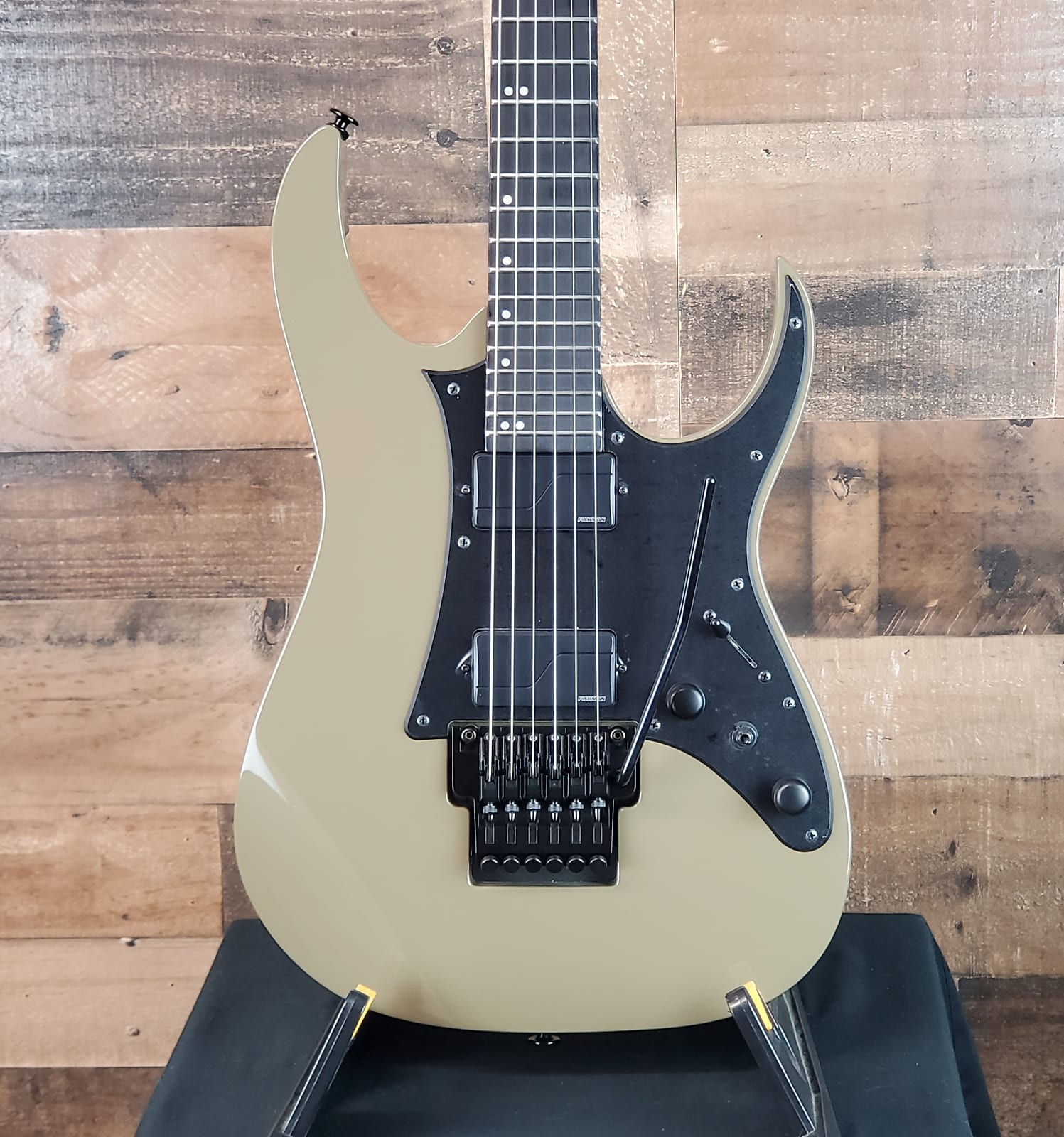 Ibanez Prestige RGR5130KM, Kahki Metallic, Hard Shell Case, 512