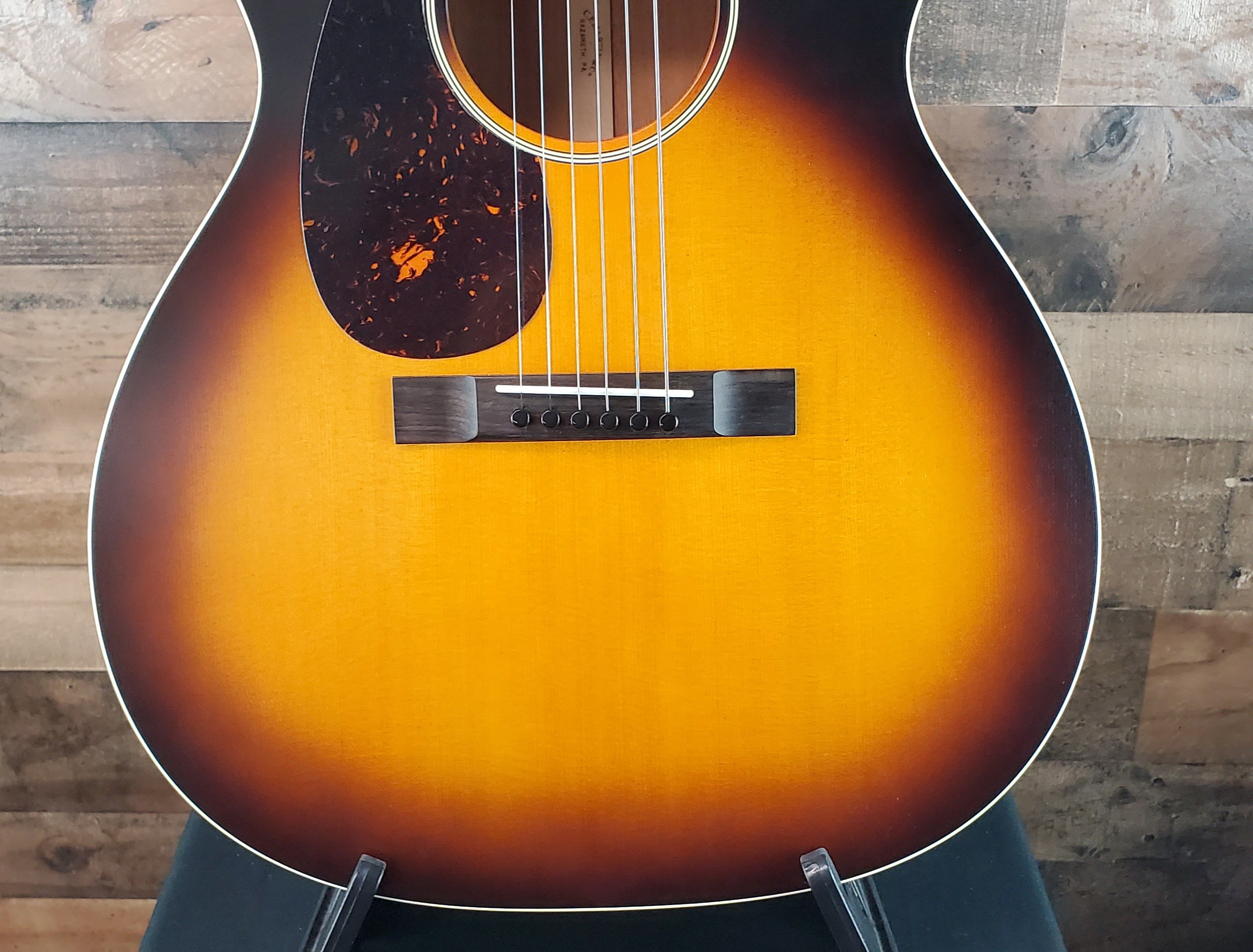 000-17 Left-Handed Acoustic Guitar - Whiskey Sunset Burst #867