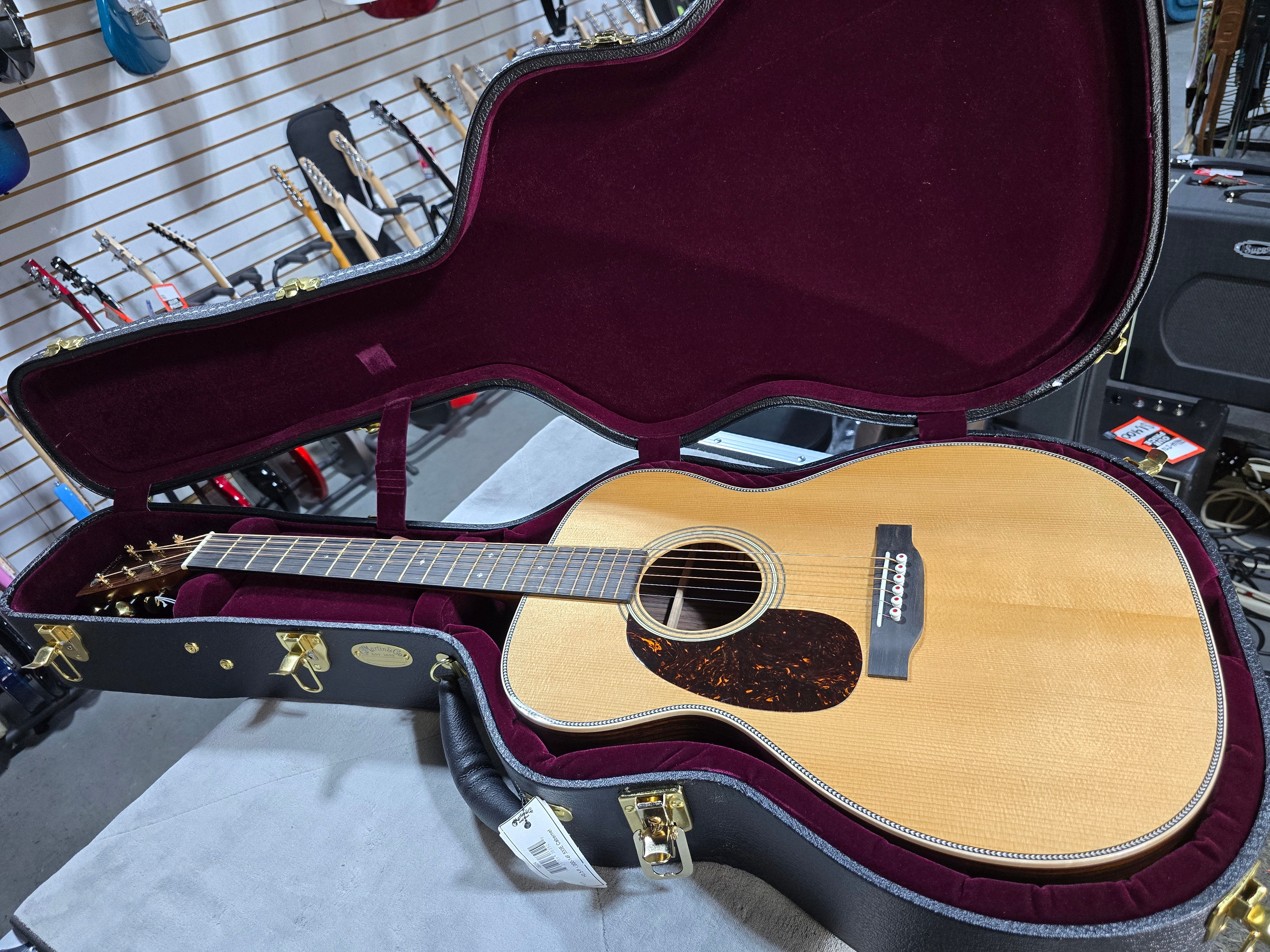 Martin 000-28 Modern Deluxe Left-handed Natural
