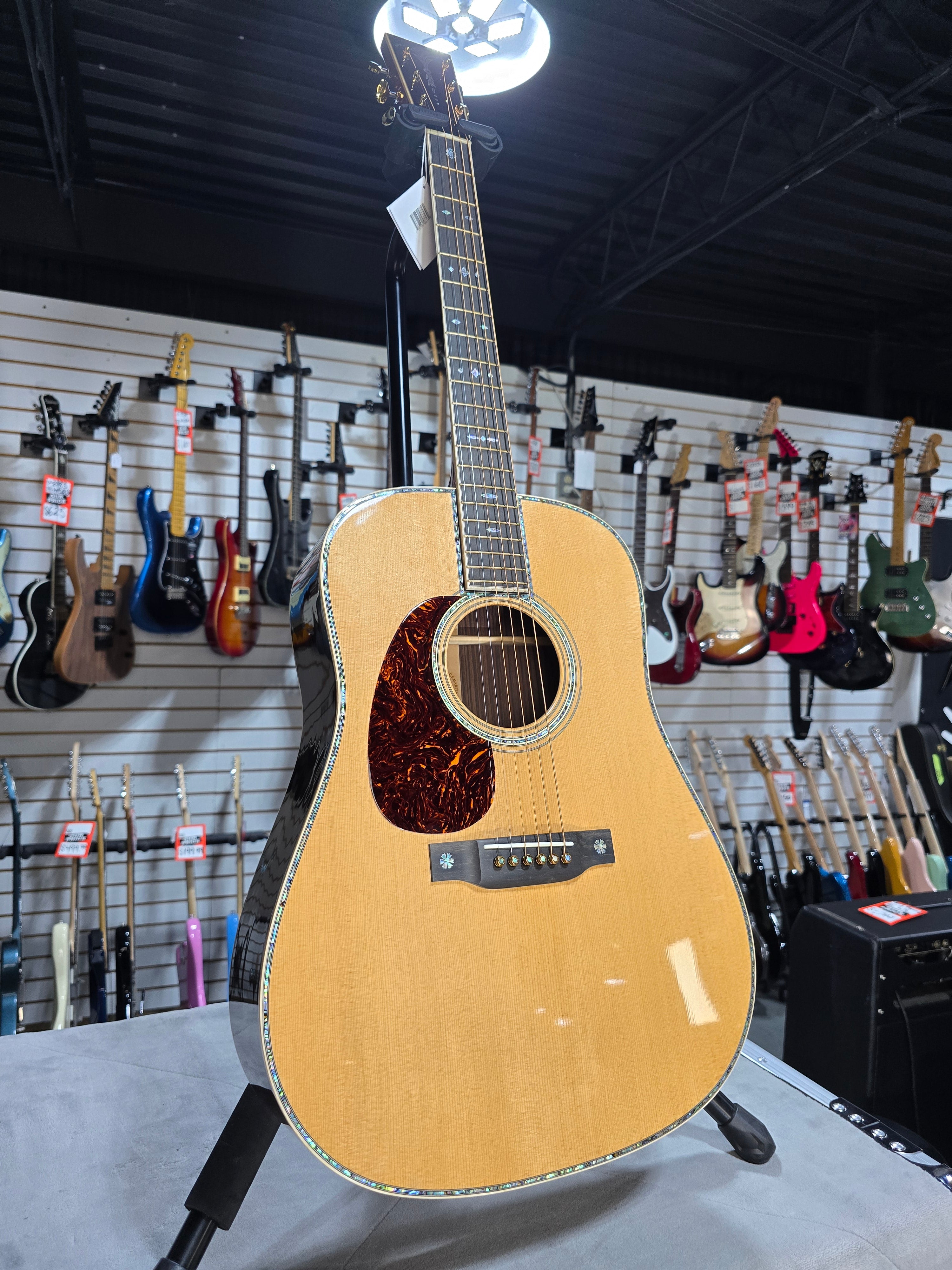 Martin D-42 Modern Deluxe Left-Handed Natural