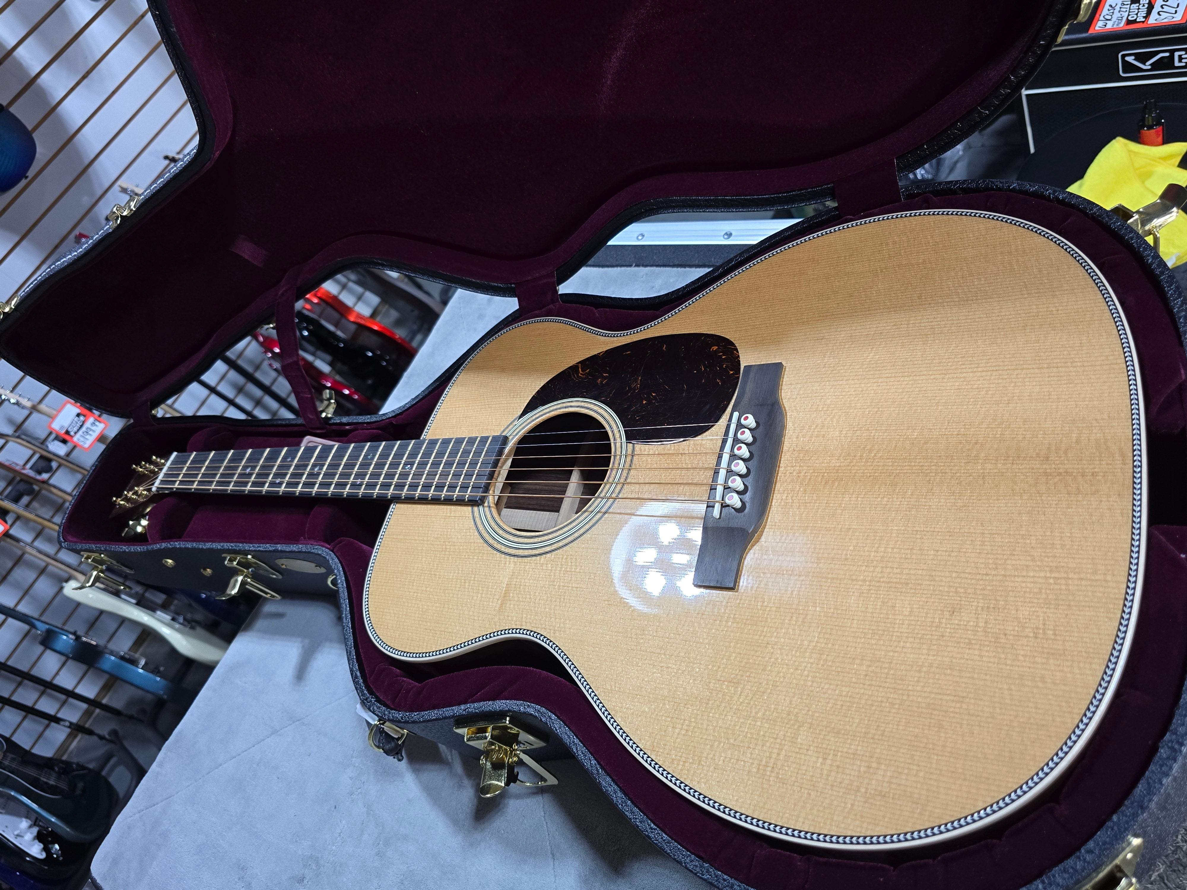 Martin 000-28 Modern Deluxe Natural