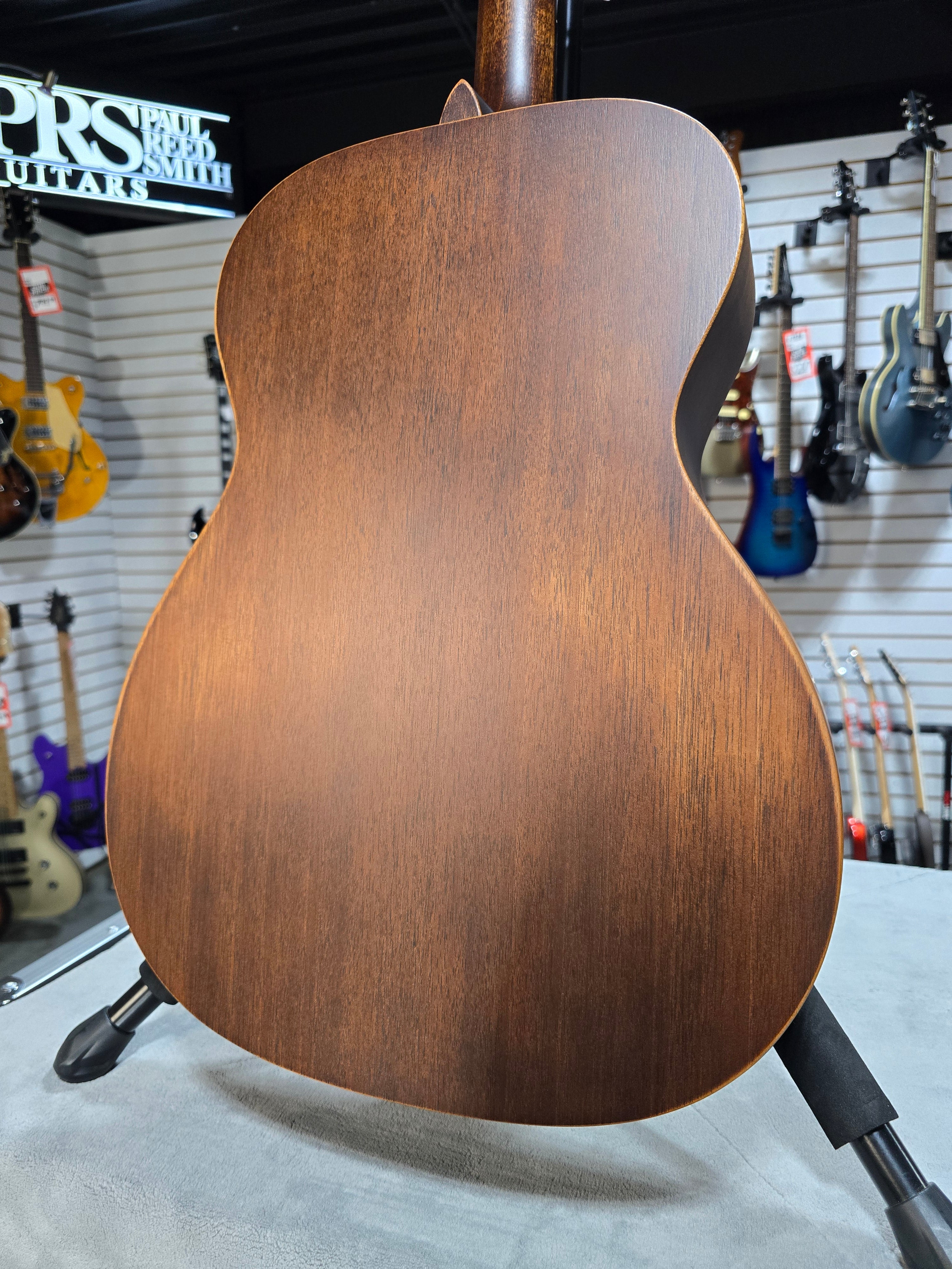 Martin 000-15M StreetMaster Mahogany Burst