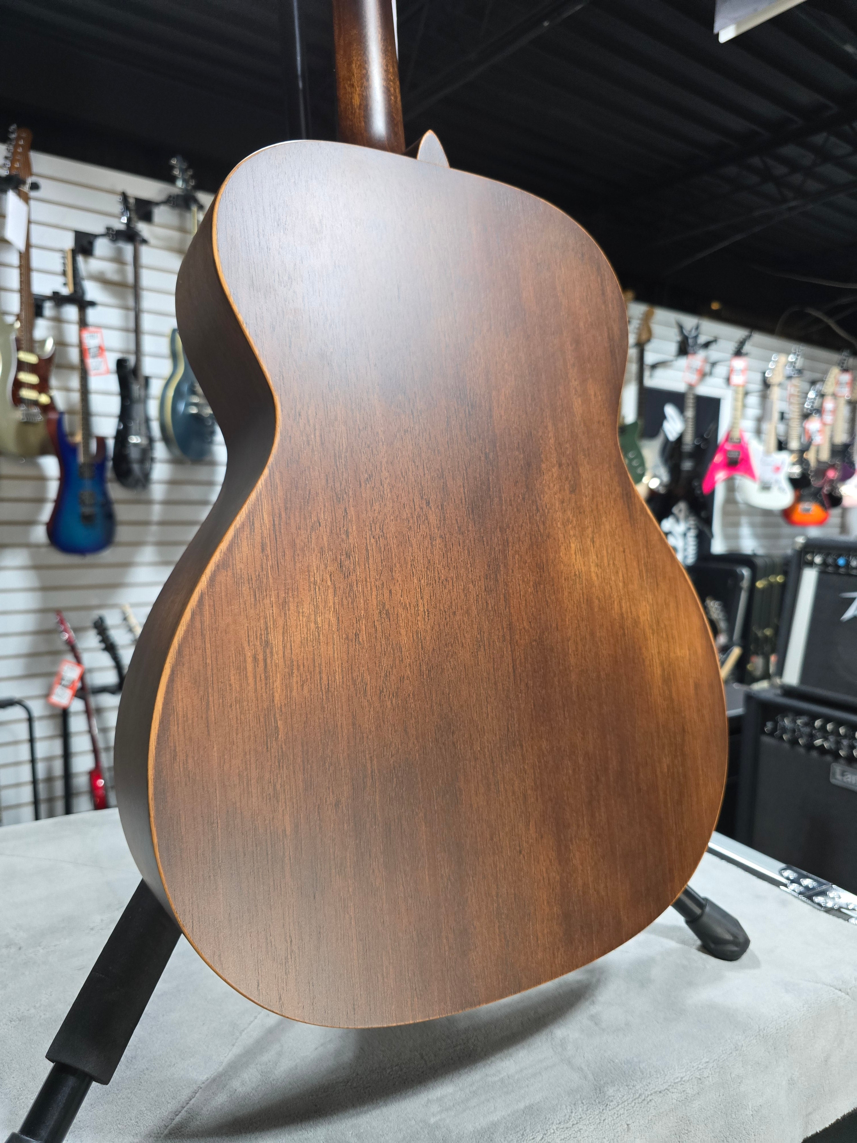 Martin 000-15M StreetMaster Mahogany Burst