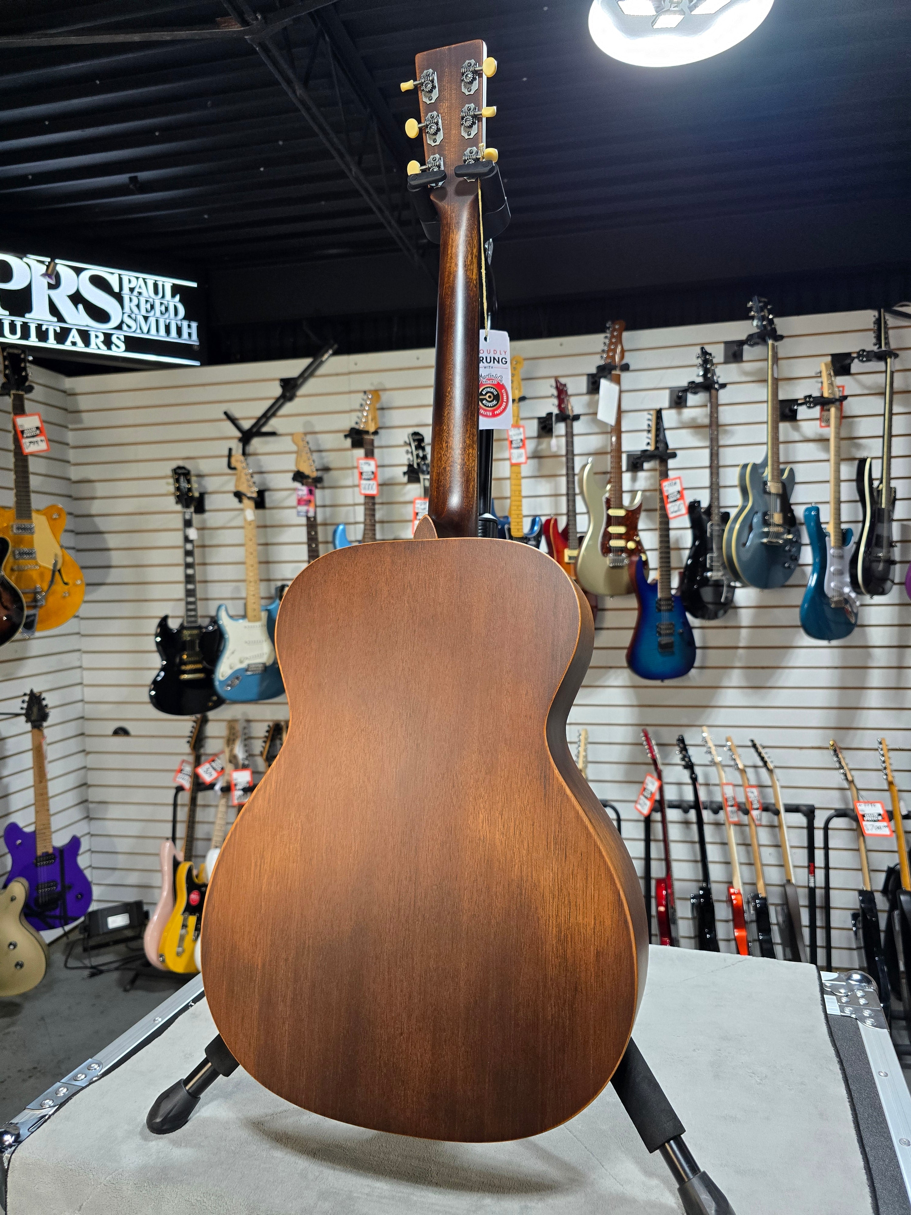 Martin 000-15M StreetMaster Mahogany Burst