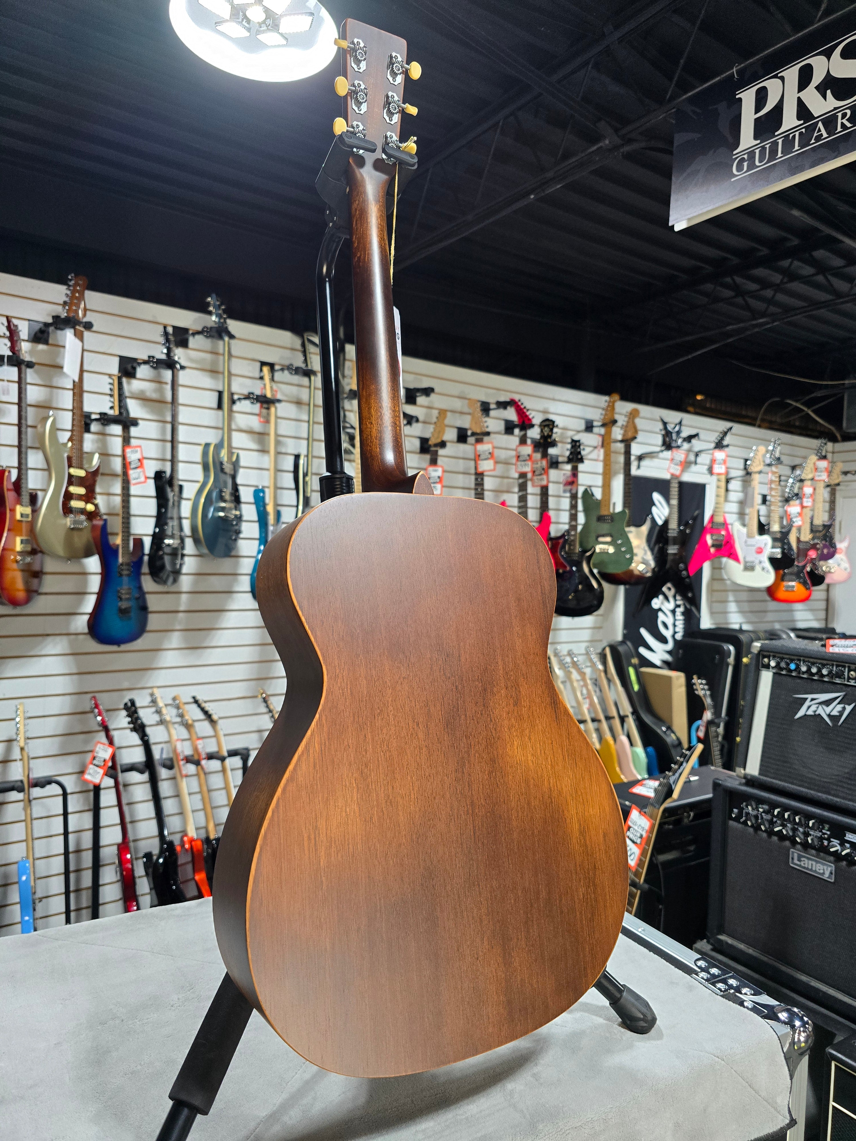 Martin 000-15M StreetMaster Mahogany Burst