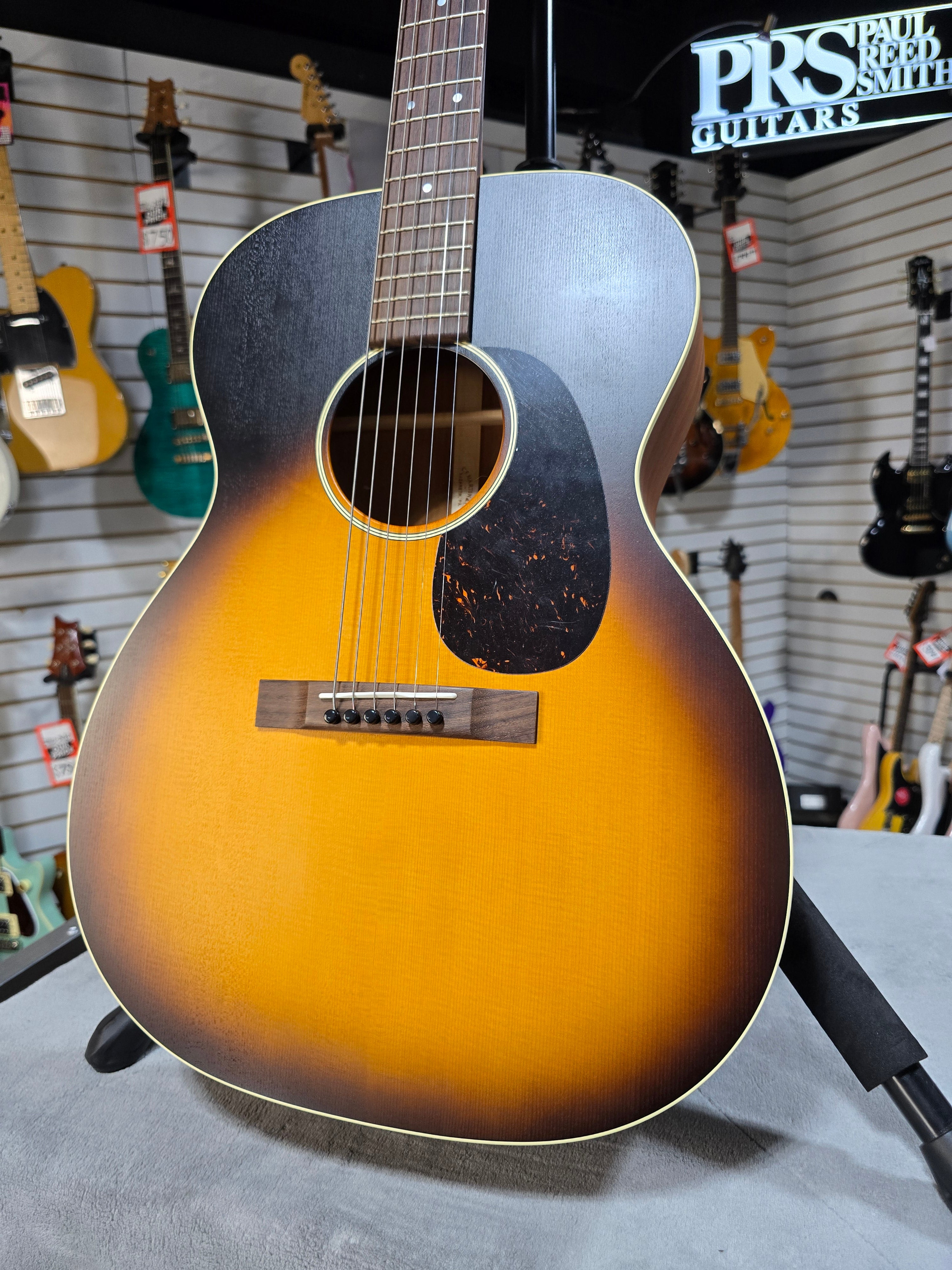Martin 000-17 Acoustic Guitar - Whiskey Sunset w/Gig Bag & PLEK*D #767