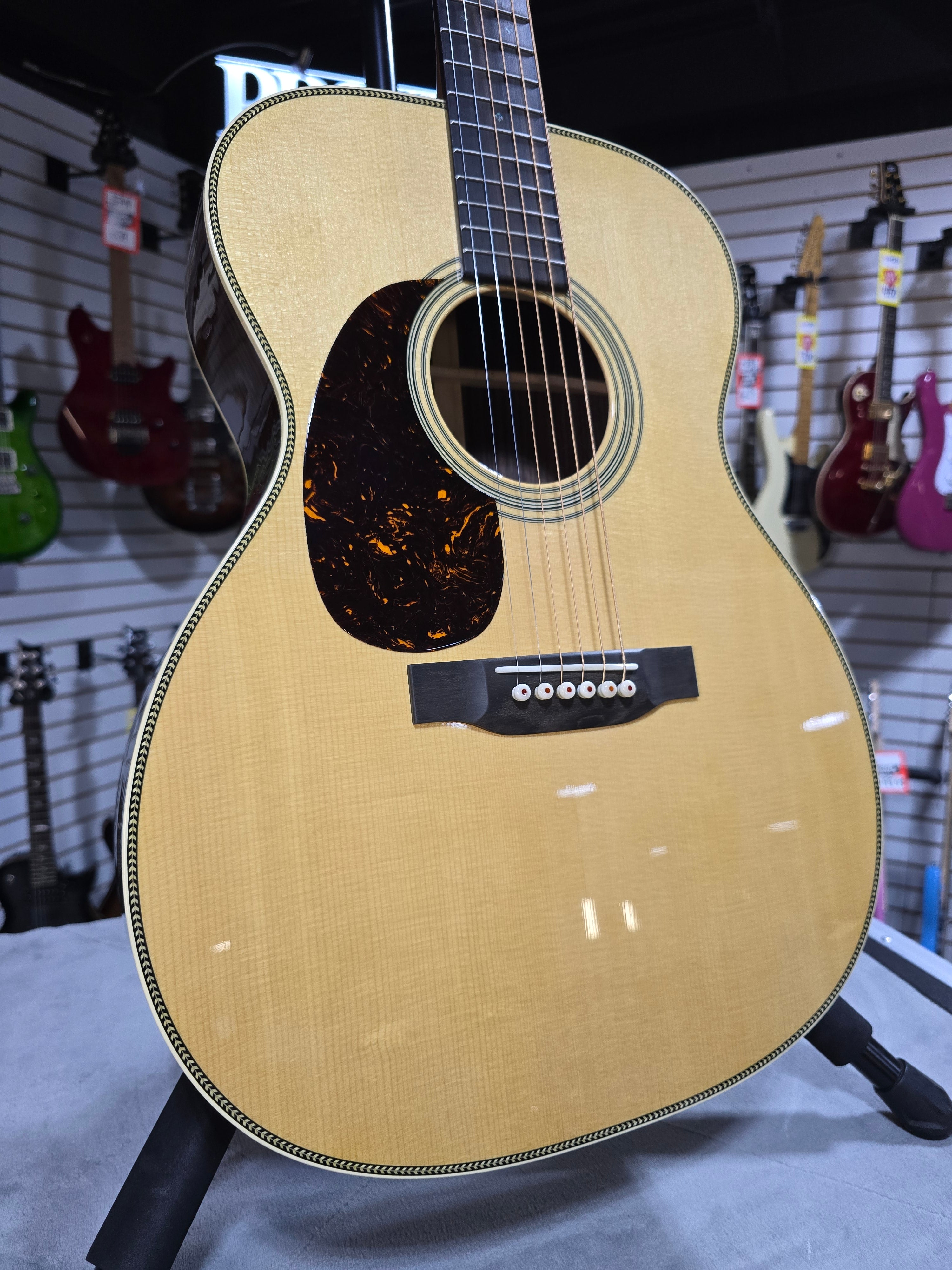Martin (2025) 000-28 Left Handed Acoustic Guitar - Natural W/ OHSC & PLEK*D #199