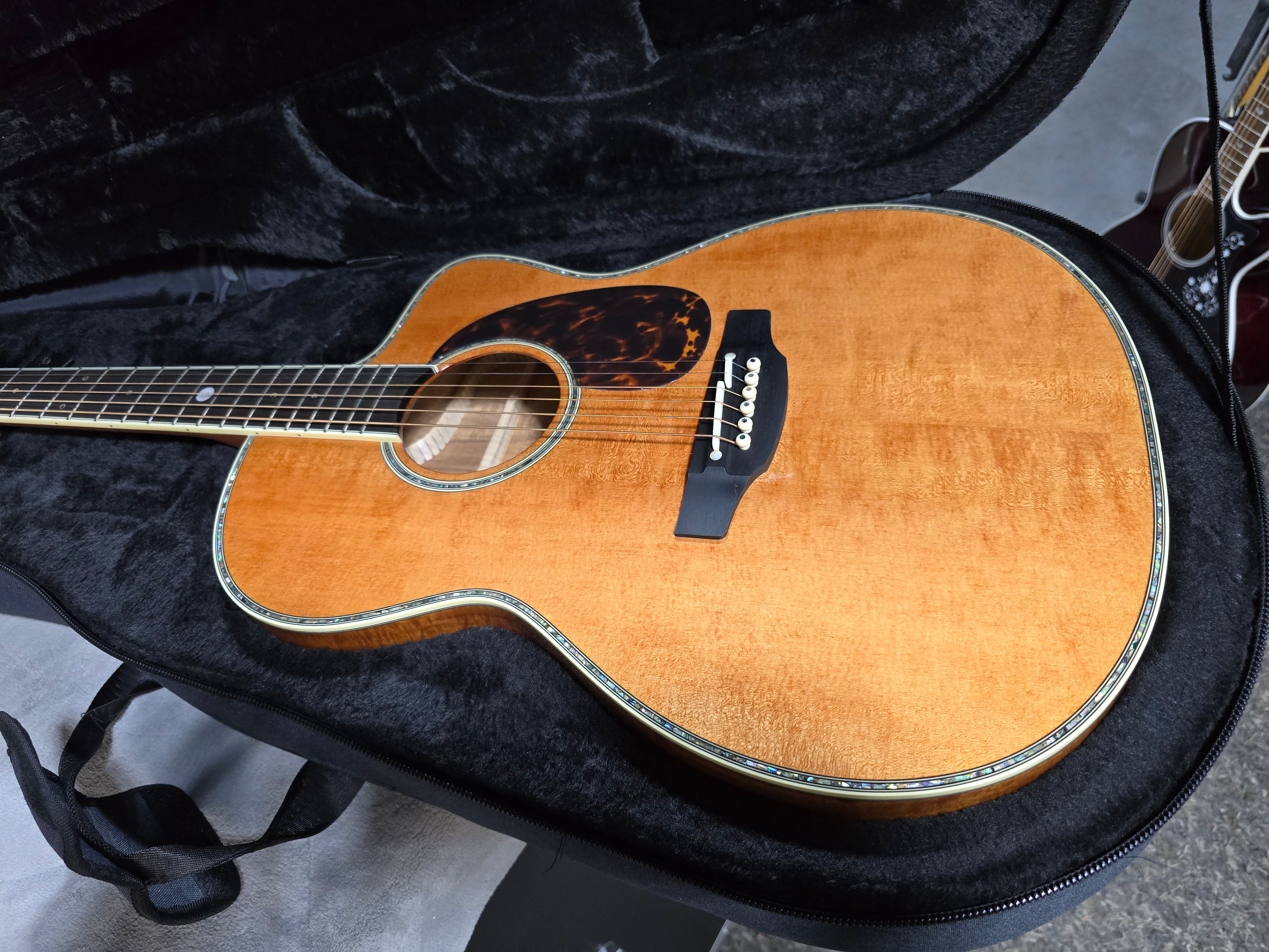 Takamine LTD2022 - Burnt Sienna Tint #195 GET PLEK'D!