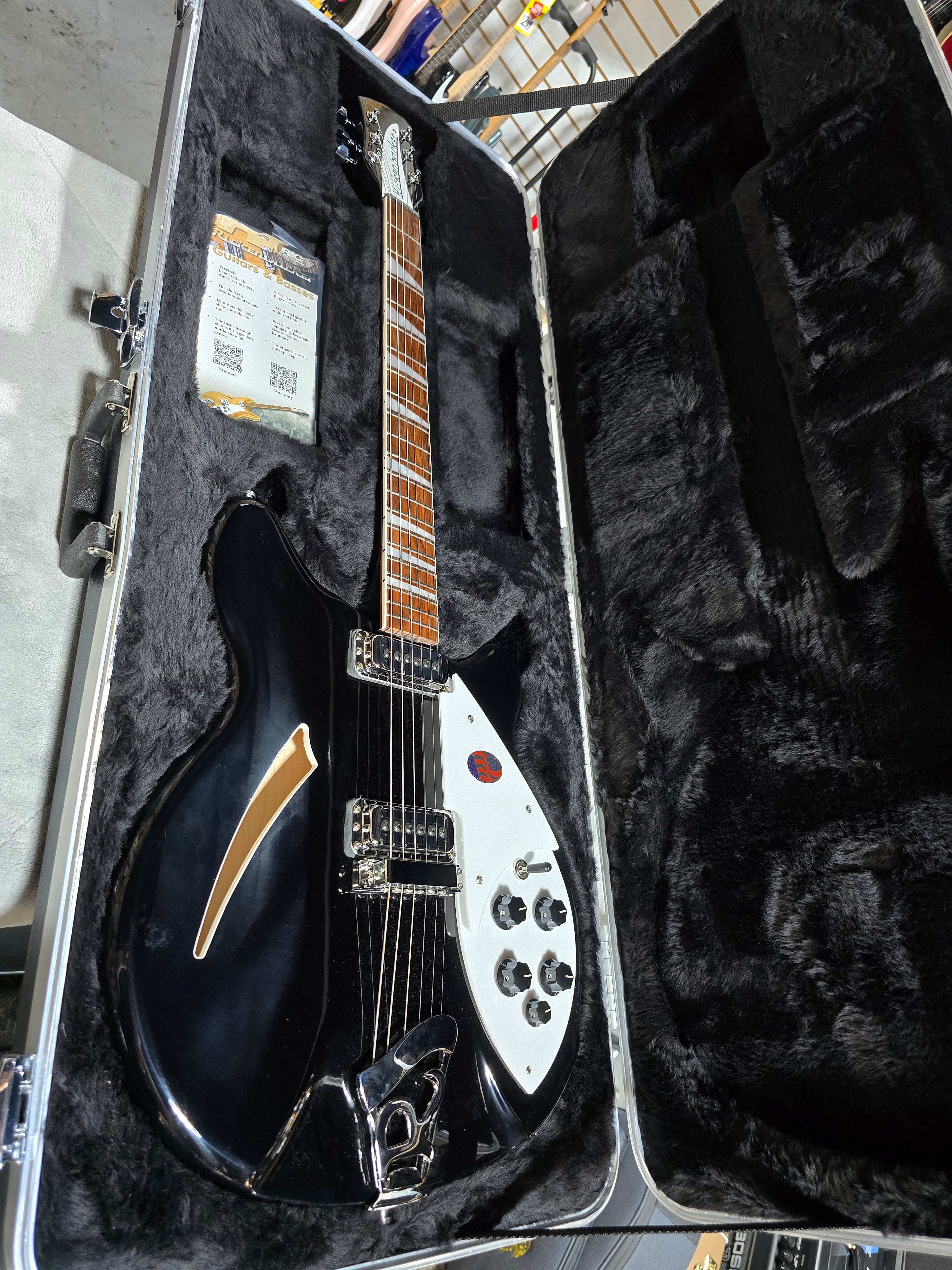 Rickenbacker 360 2025 - Jetglo w/OHSC #751