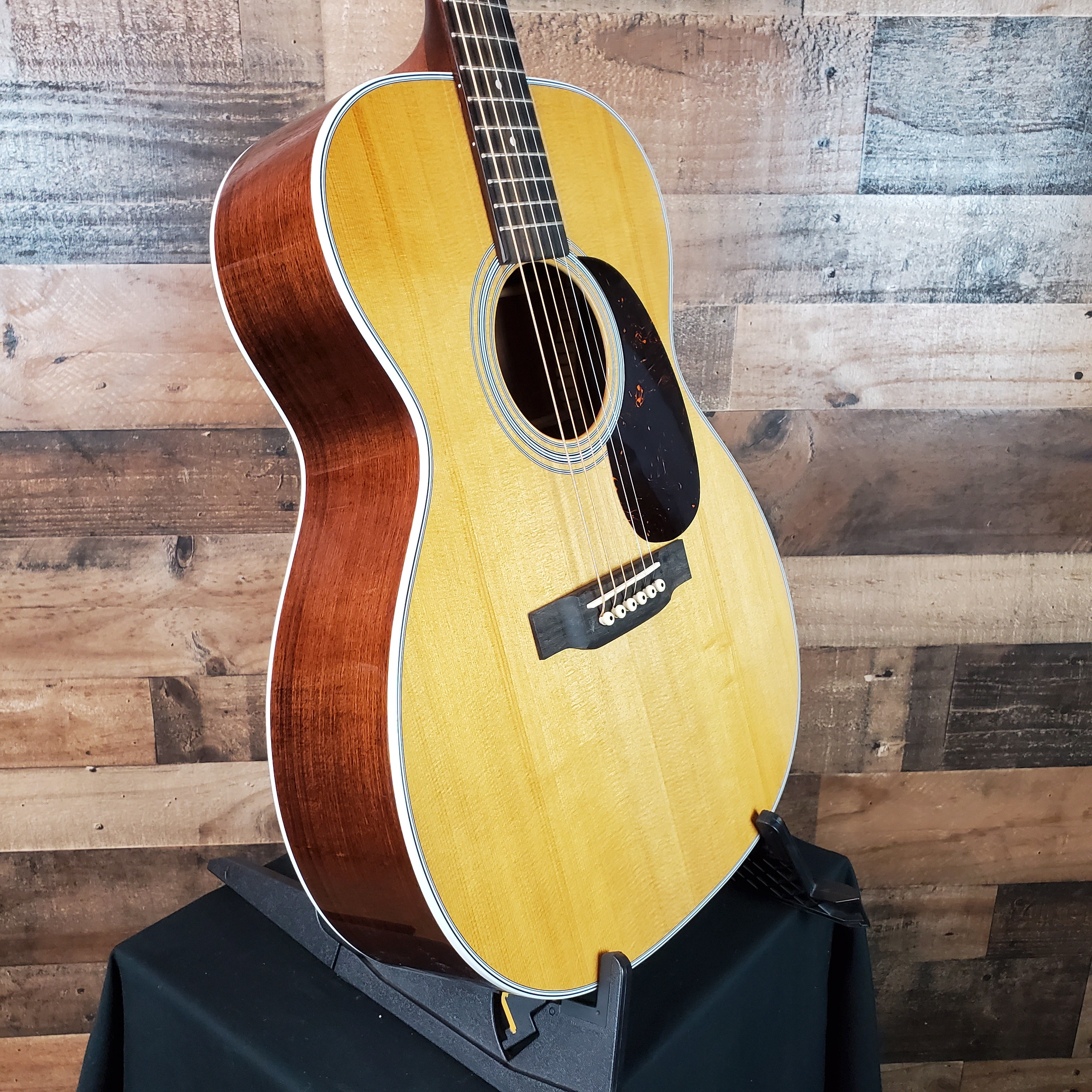Martin Road Series 000E Retro Plus Granadillo Acoustic-electric Guitar