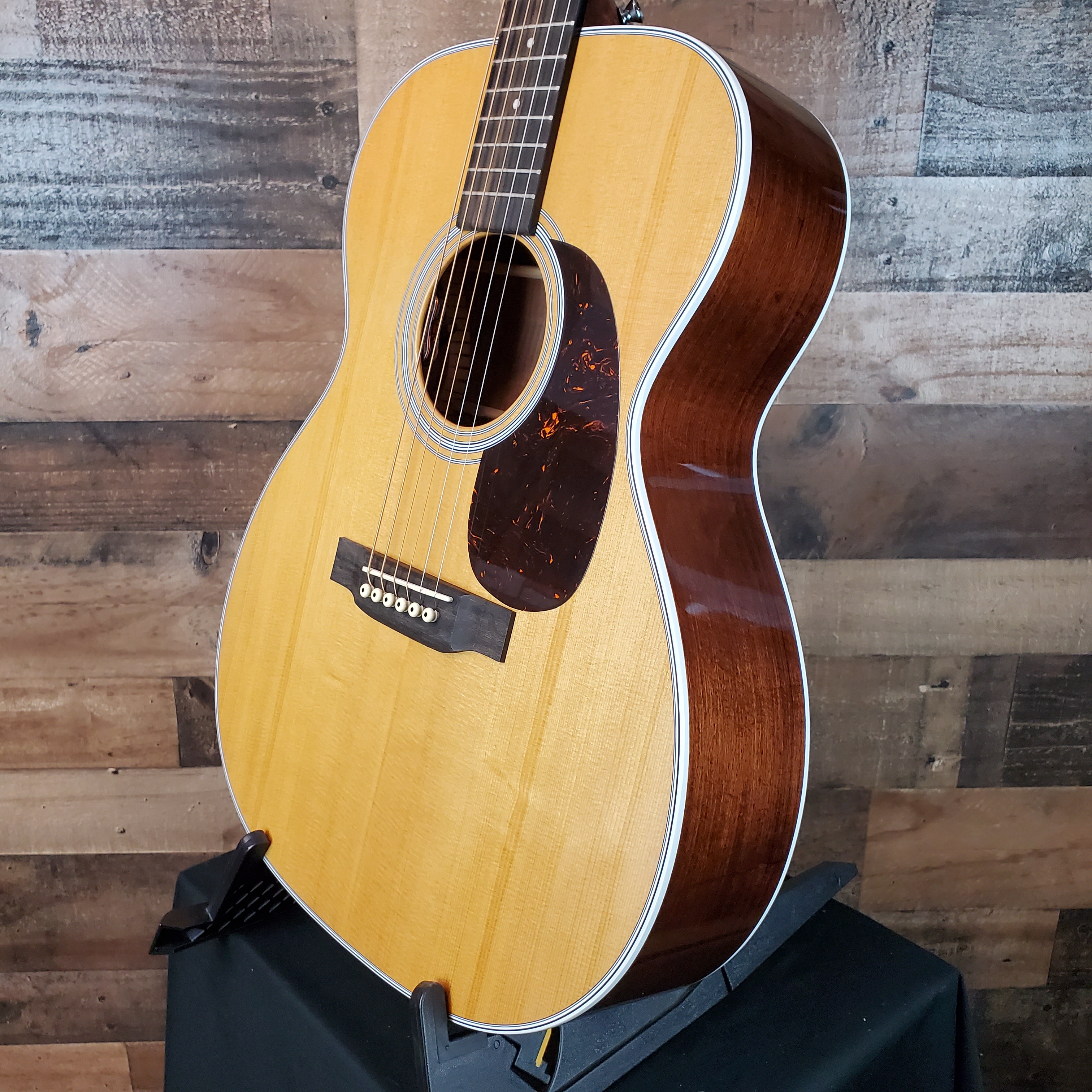 Martin Road Series 000E Retro Plus Granadillo Acoustic-electric Guitar