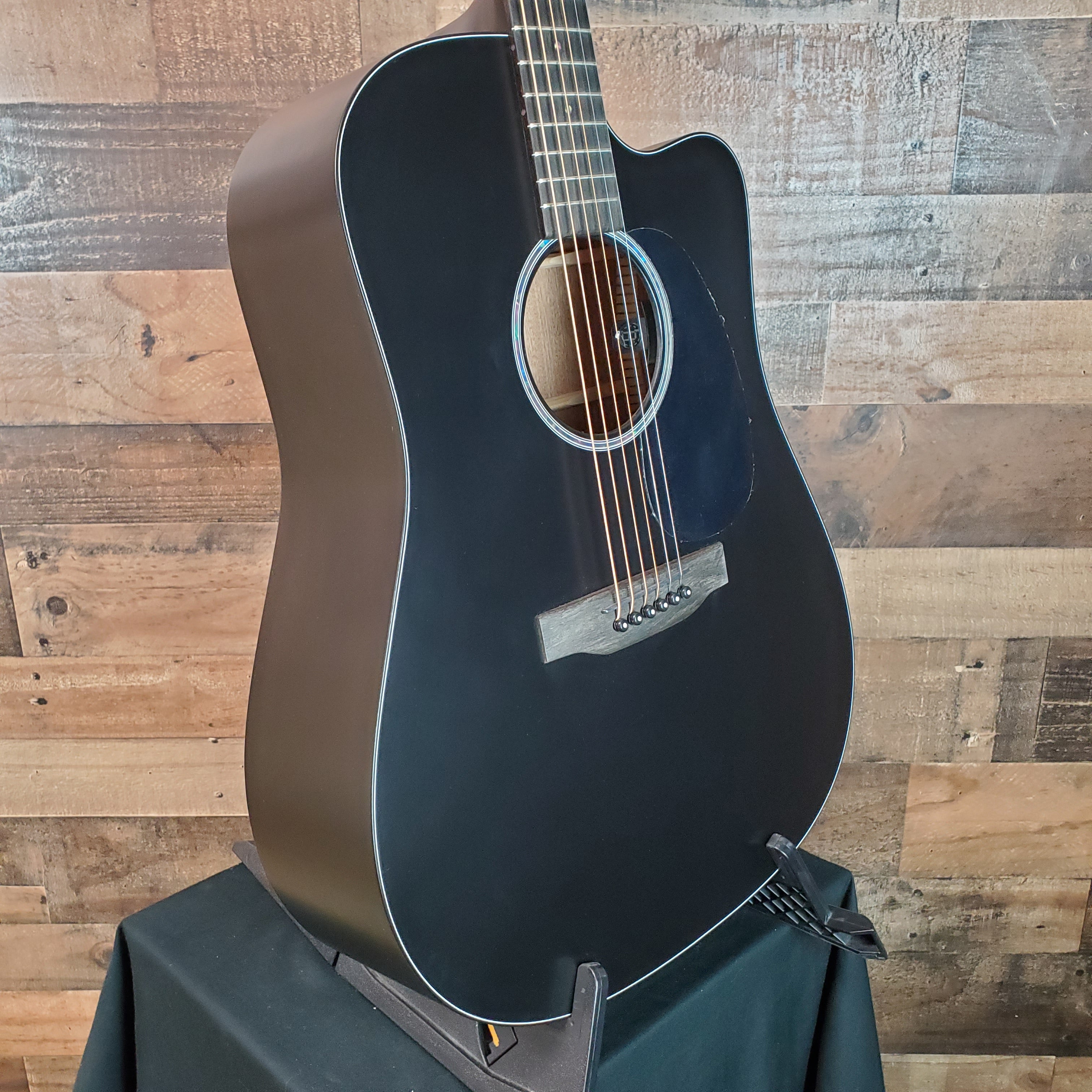 Martin Road Series DC-10E Modern 2026- Black 883