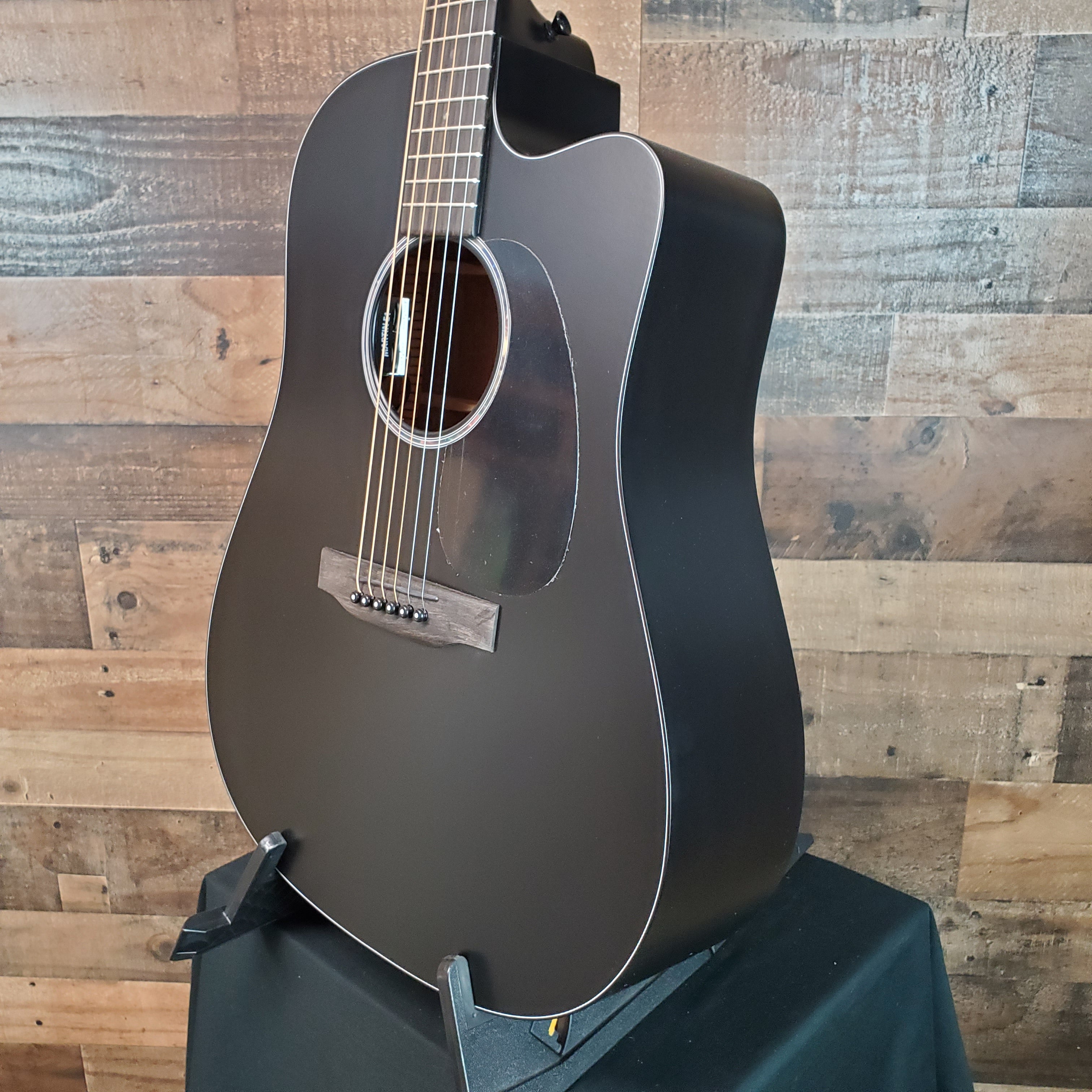 Martin Road Series DC-10E Modern 2026- Black 883