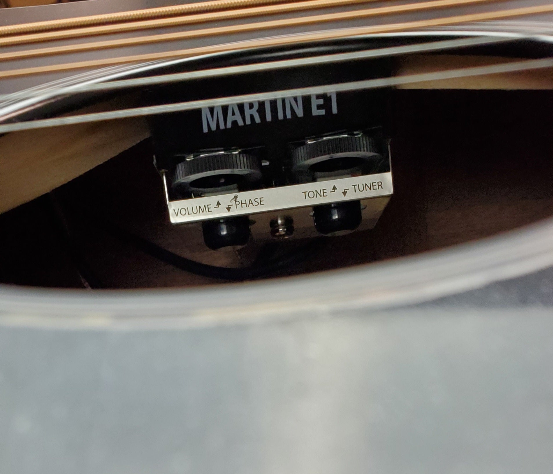 Martin Road Series DC-10E Modern 2026- Black 883