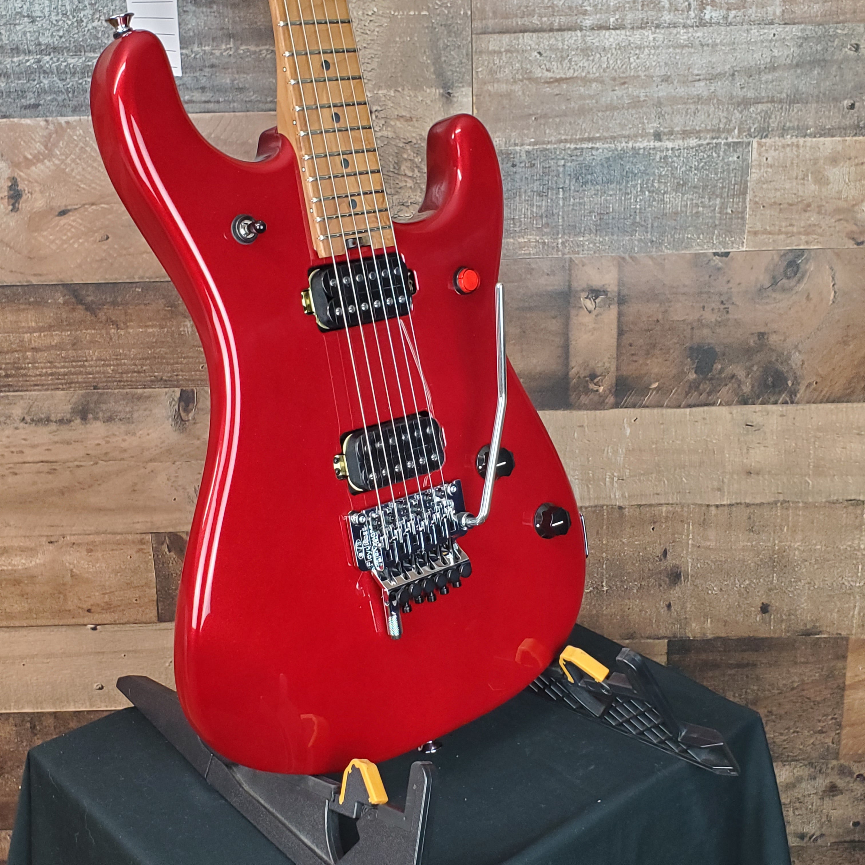 EVH 5150 Series Deluxe Candy Apple Red