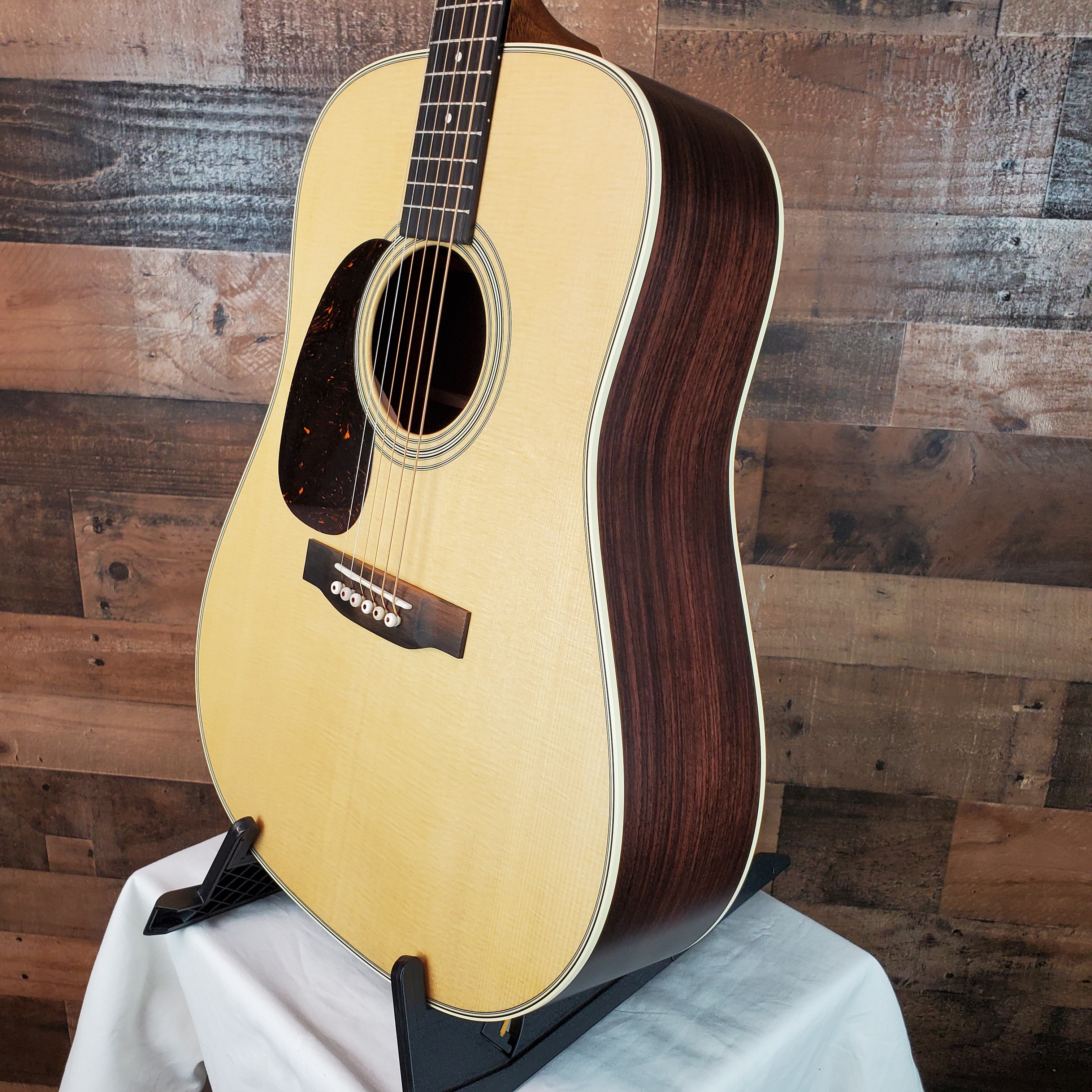 Martin D-28 Left Handed Satin Natural