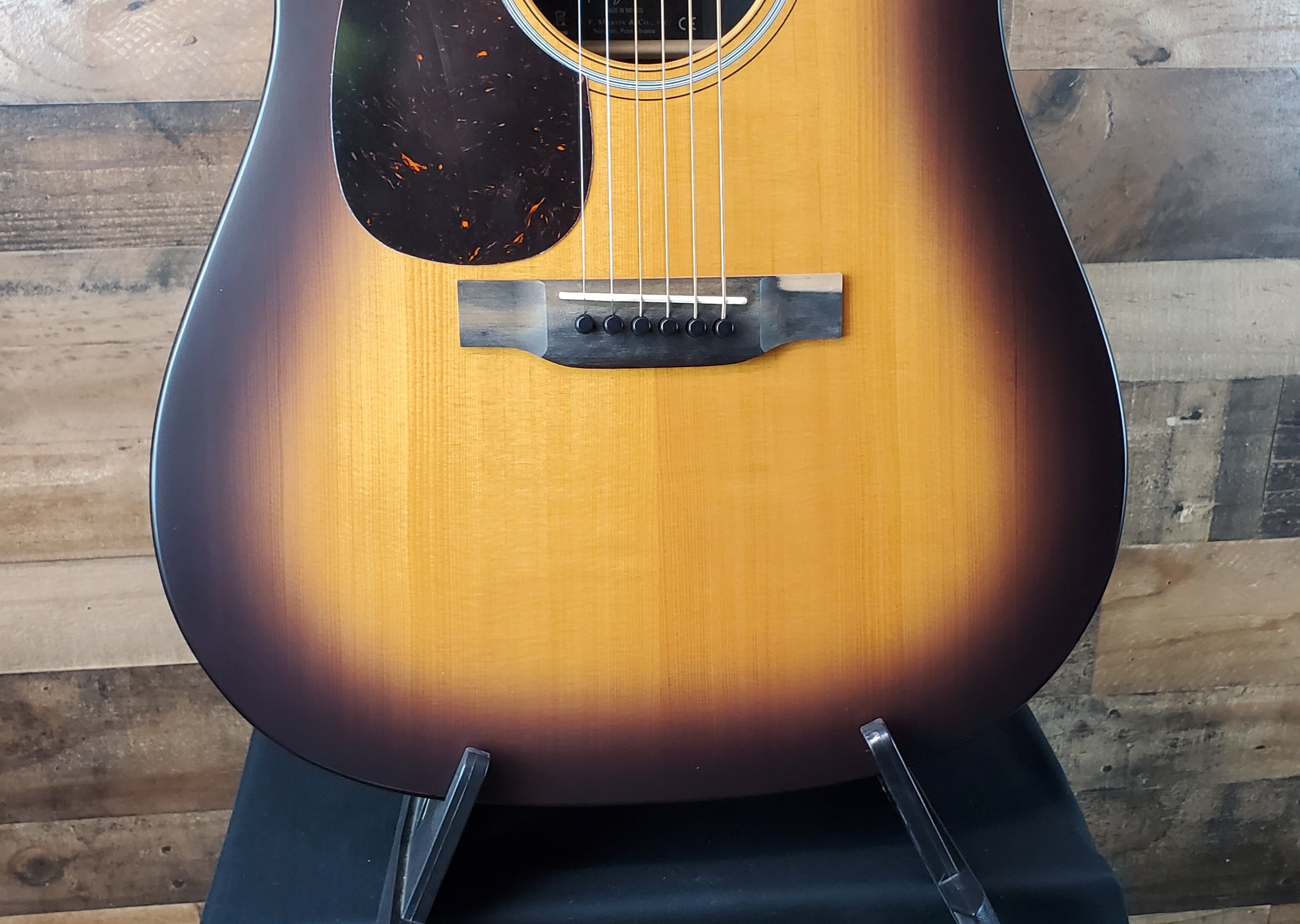 Martin D-X2E Molly Tuttle Left-Handed Vintage Sunburst