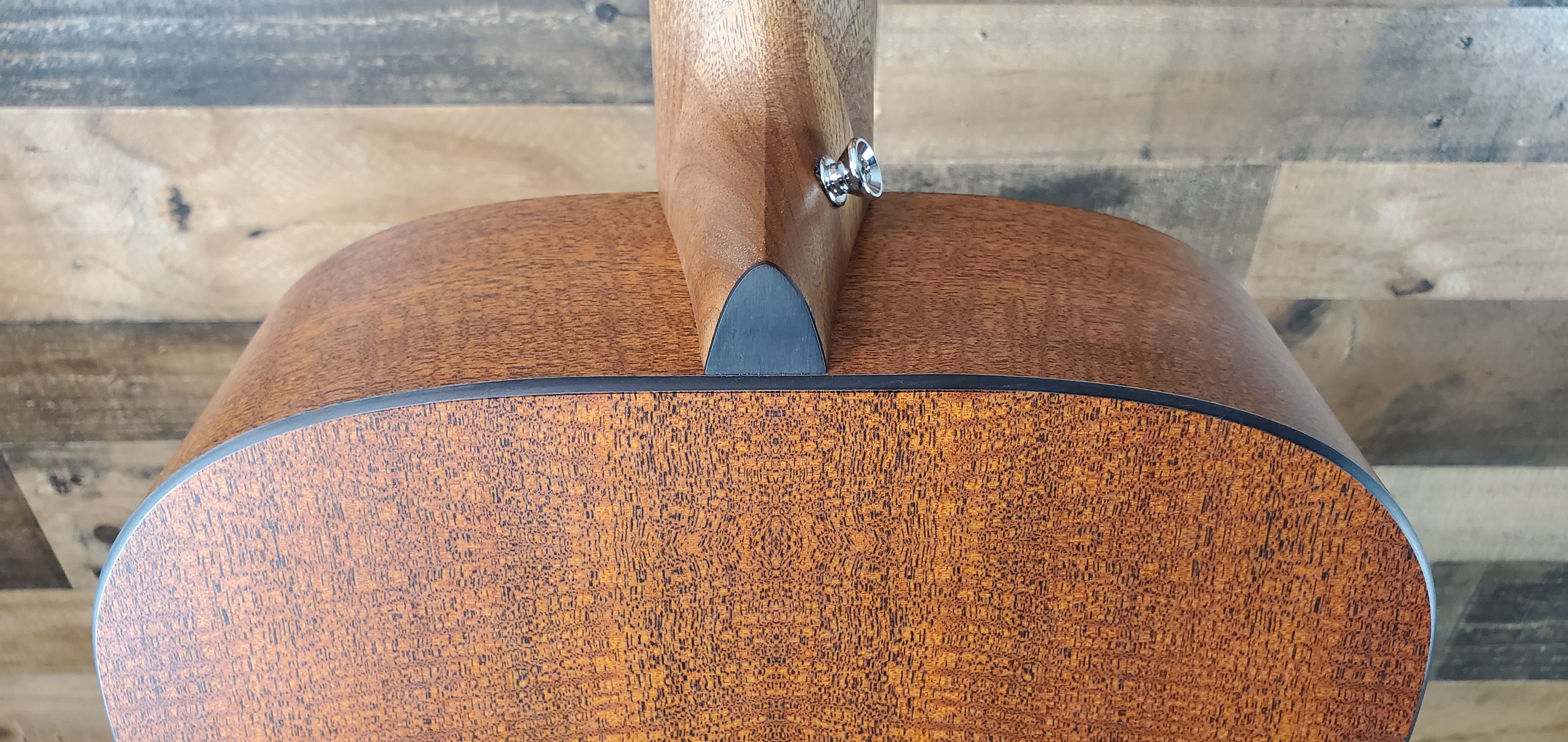 Martin D-X2E Molly Tuttle Left-Handed Vintage Sunburst