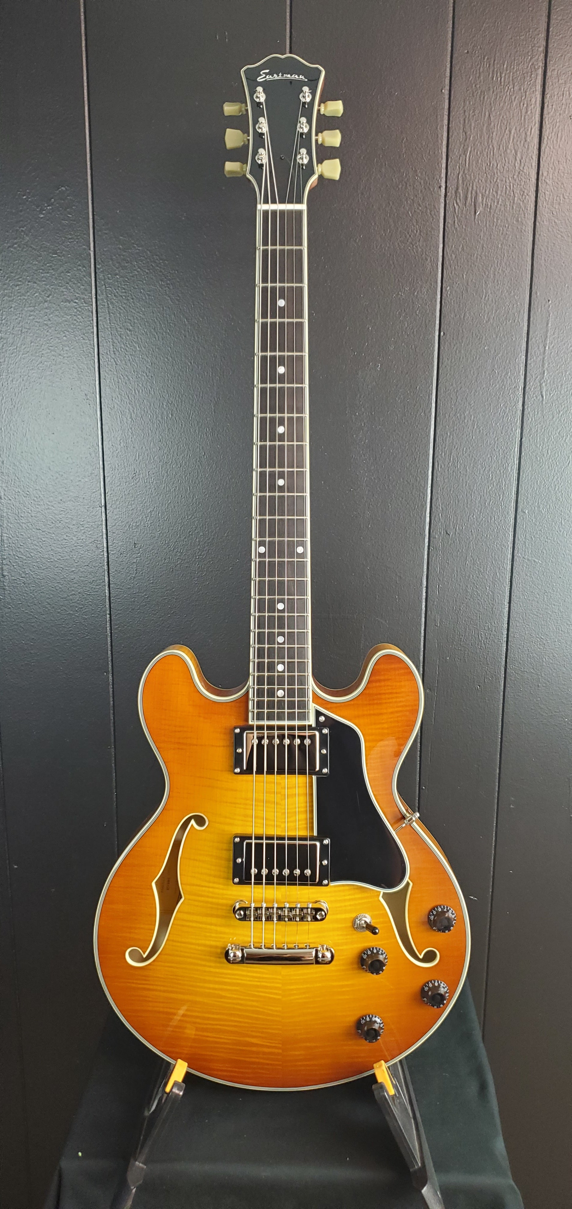 Eastman T484-GB Thinline Semi-Hollowbody Goldburst