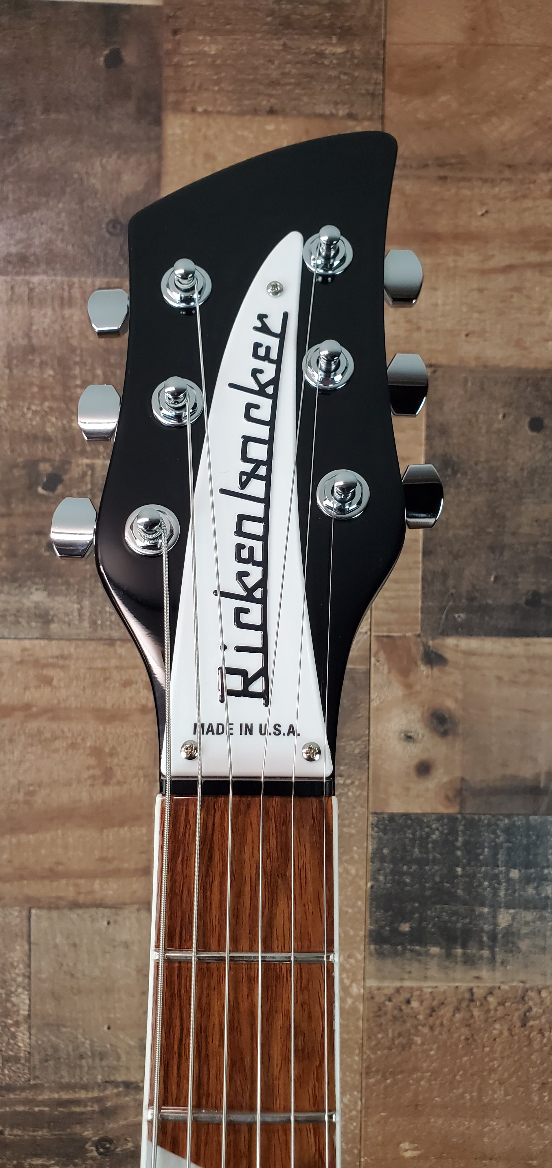 Rickenbacker 620JG Jetglo