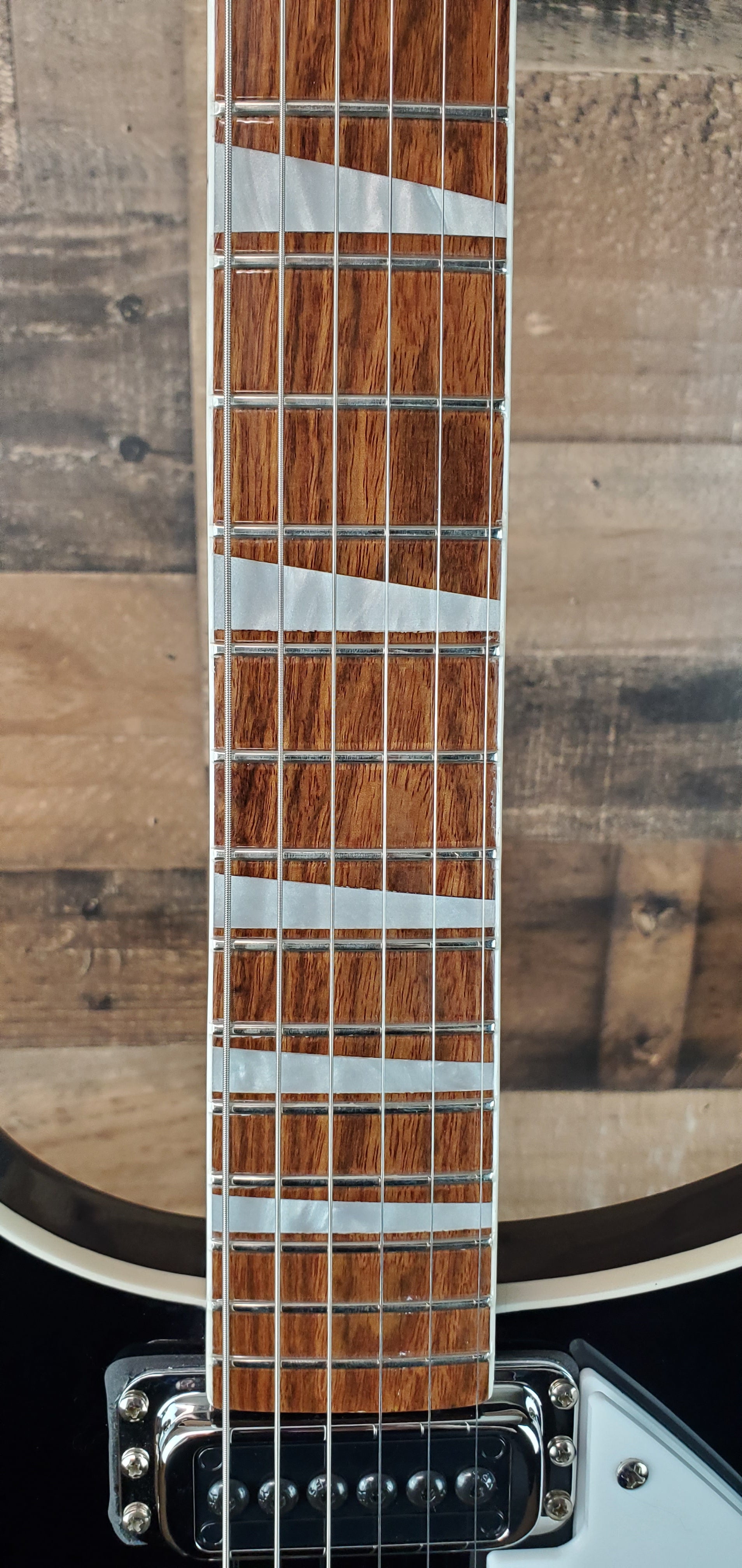 Rickenbacker 620JG Jetglo
