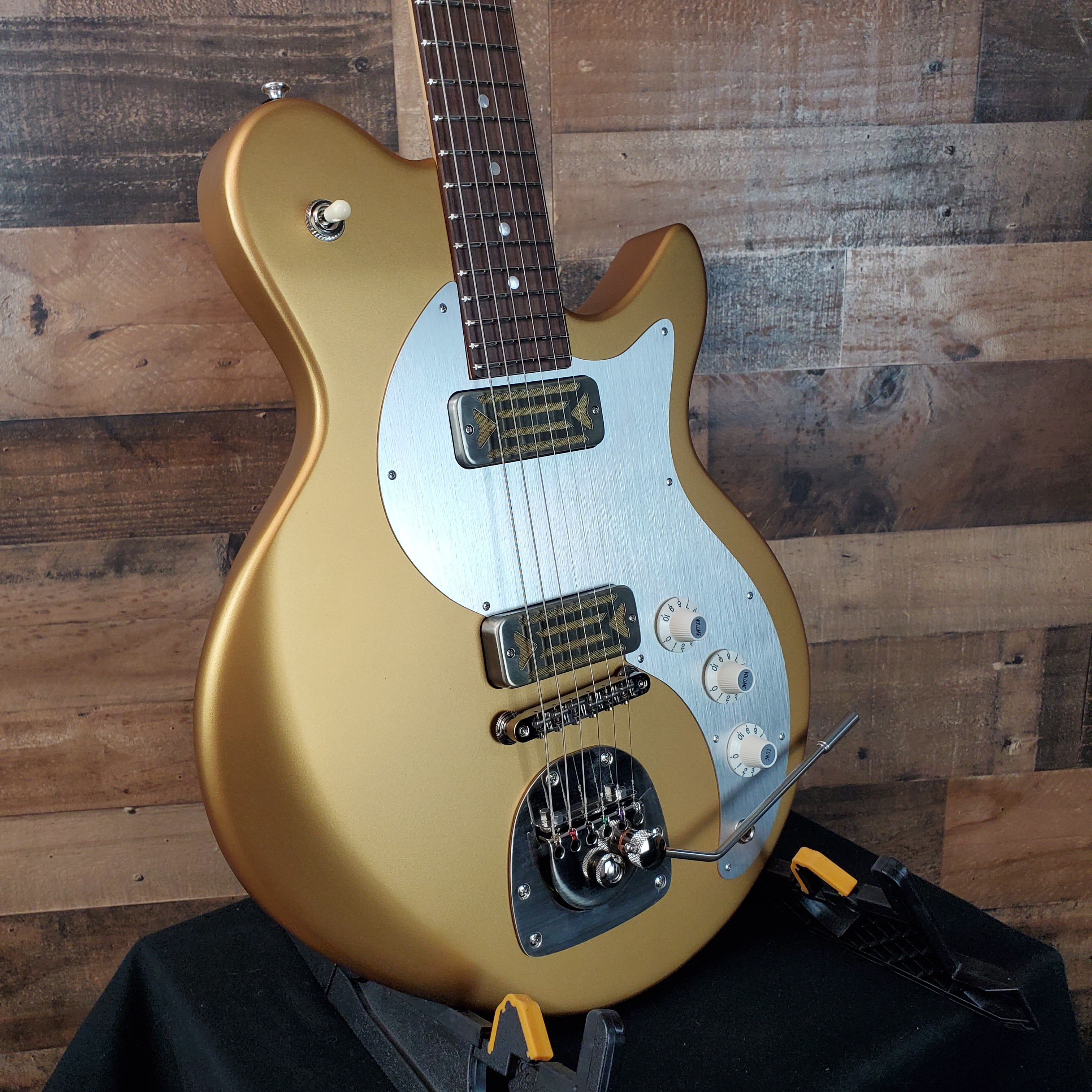 Eastman Guitars FullerTone Offset '62 Gold