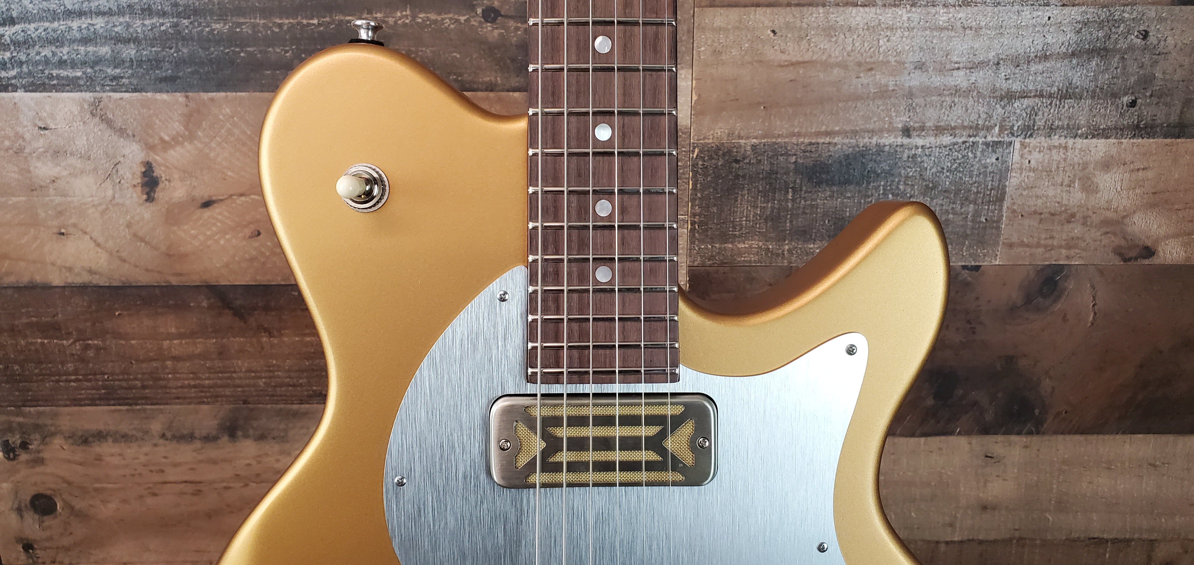 Eastman Guitars FullerTone Offset '62 Gold