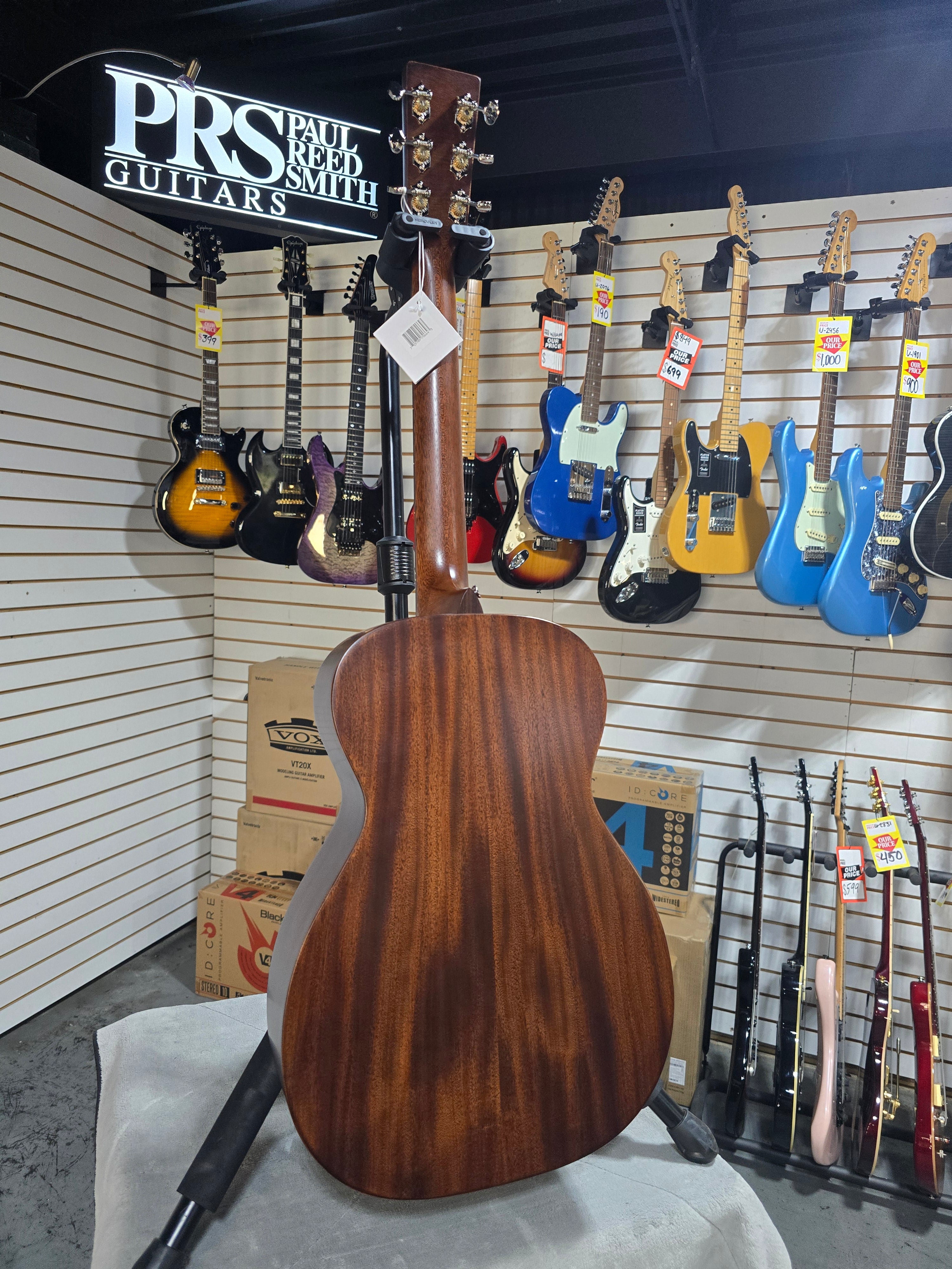 Martin 0-10EL Retro Jason Isbell Dark Mahogany Left Handed