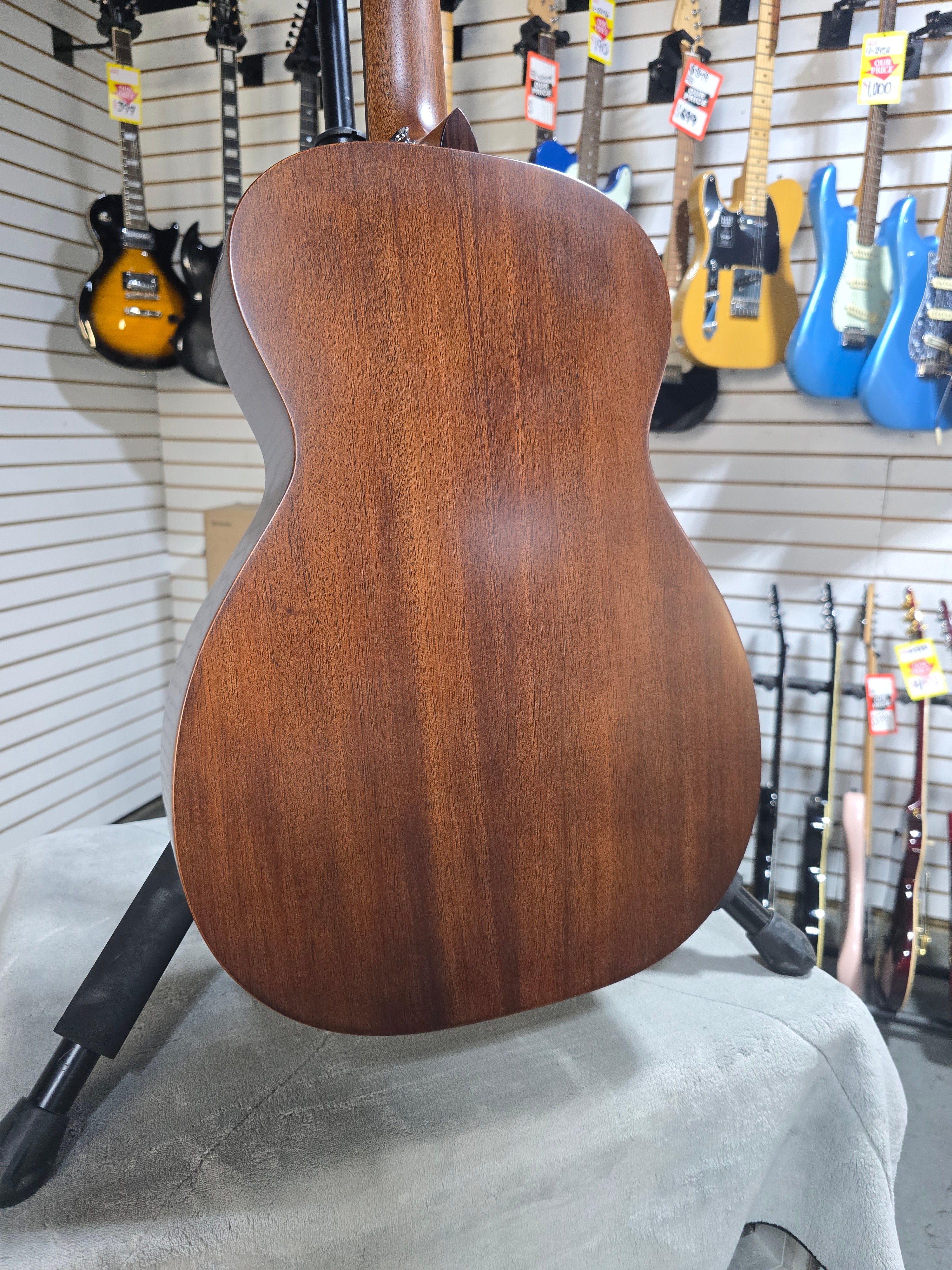 Martin 0-10E Retro Jason Isbell Dark Mahogany
