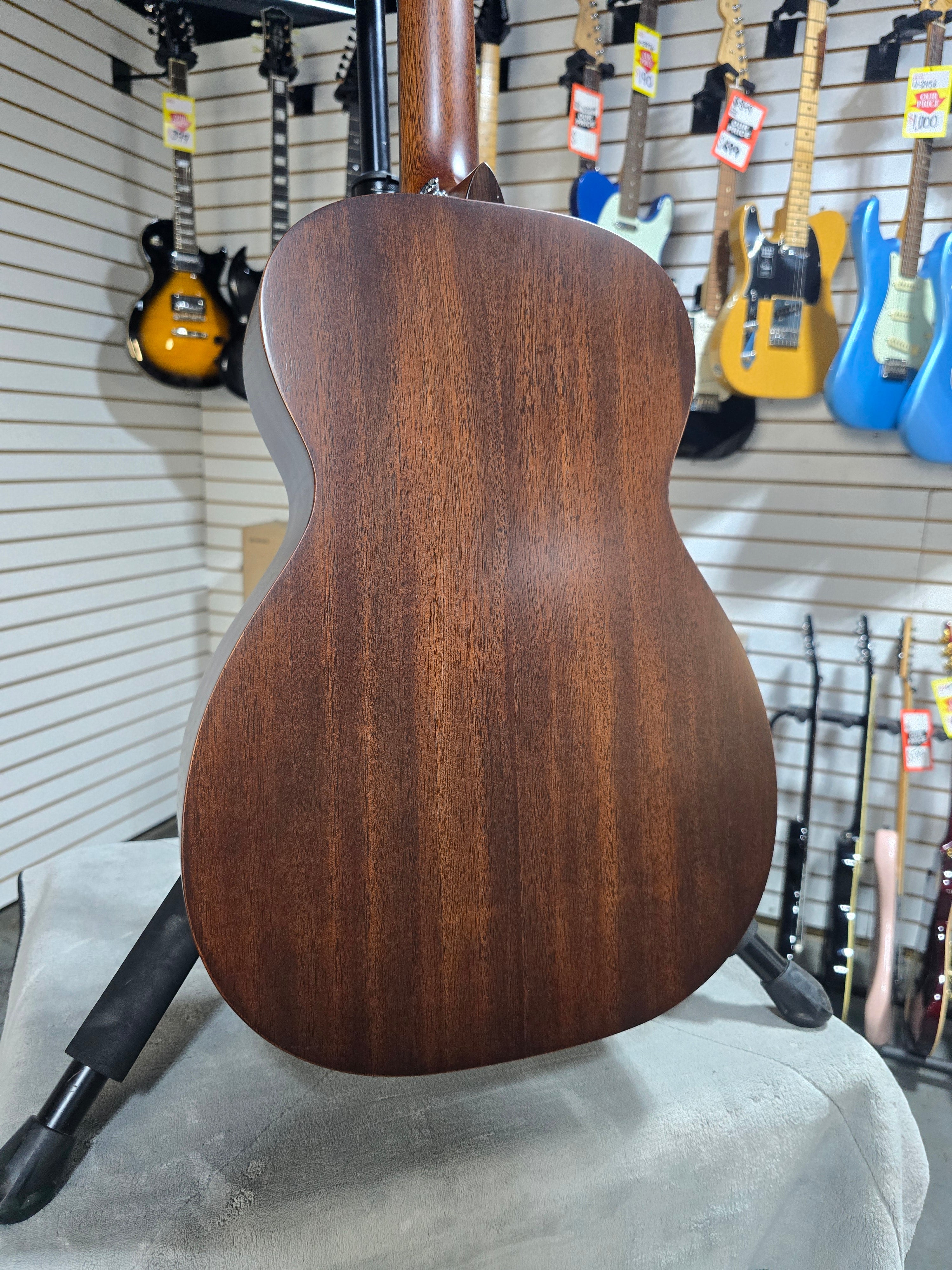 Martin 0-10E Retro Jason Isbell Dark Mahogany