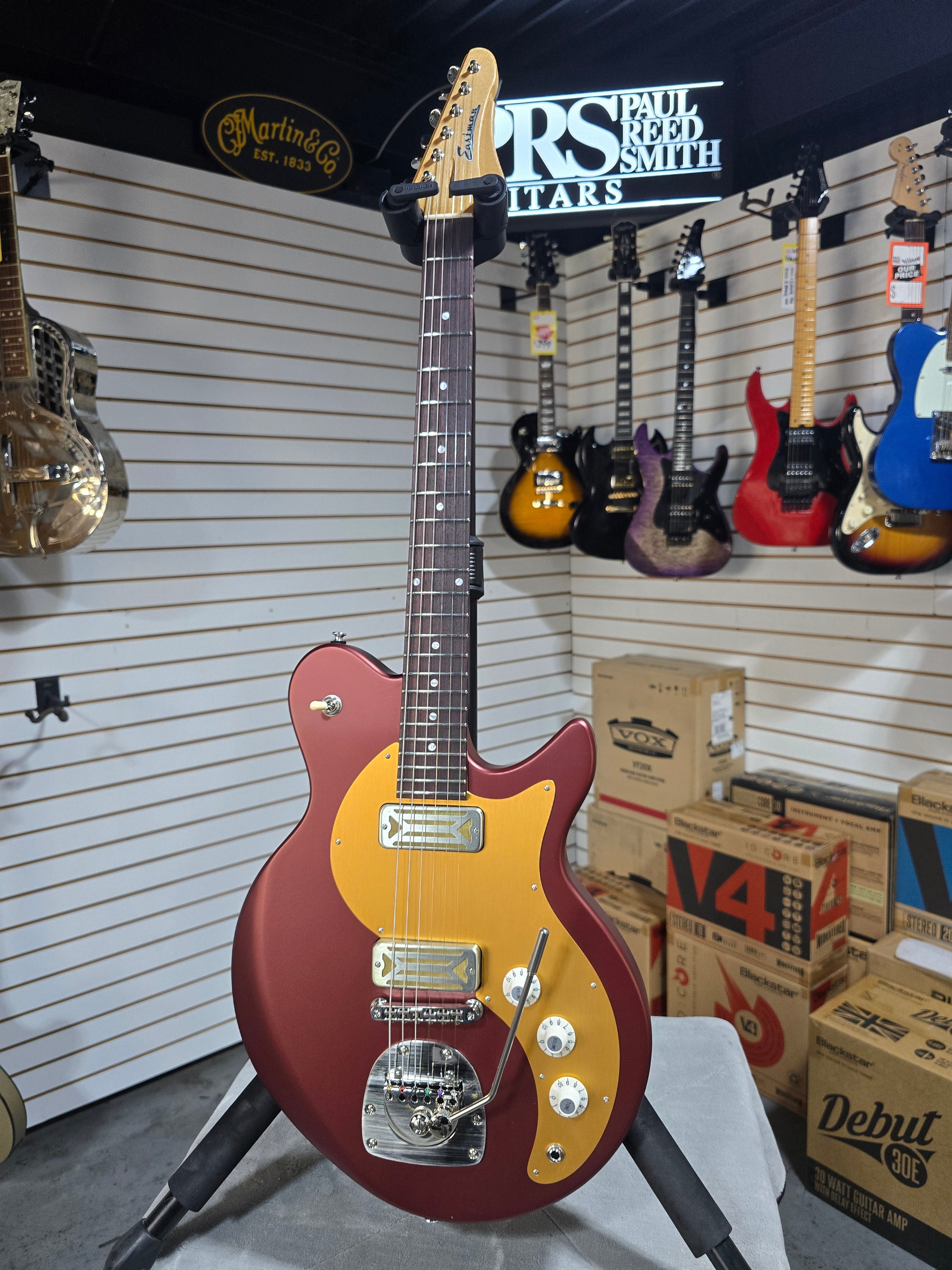 Eastman Guitars FullerTone Offset '62 Electric Guitar Dakota Red