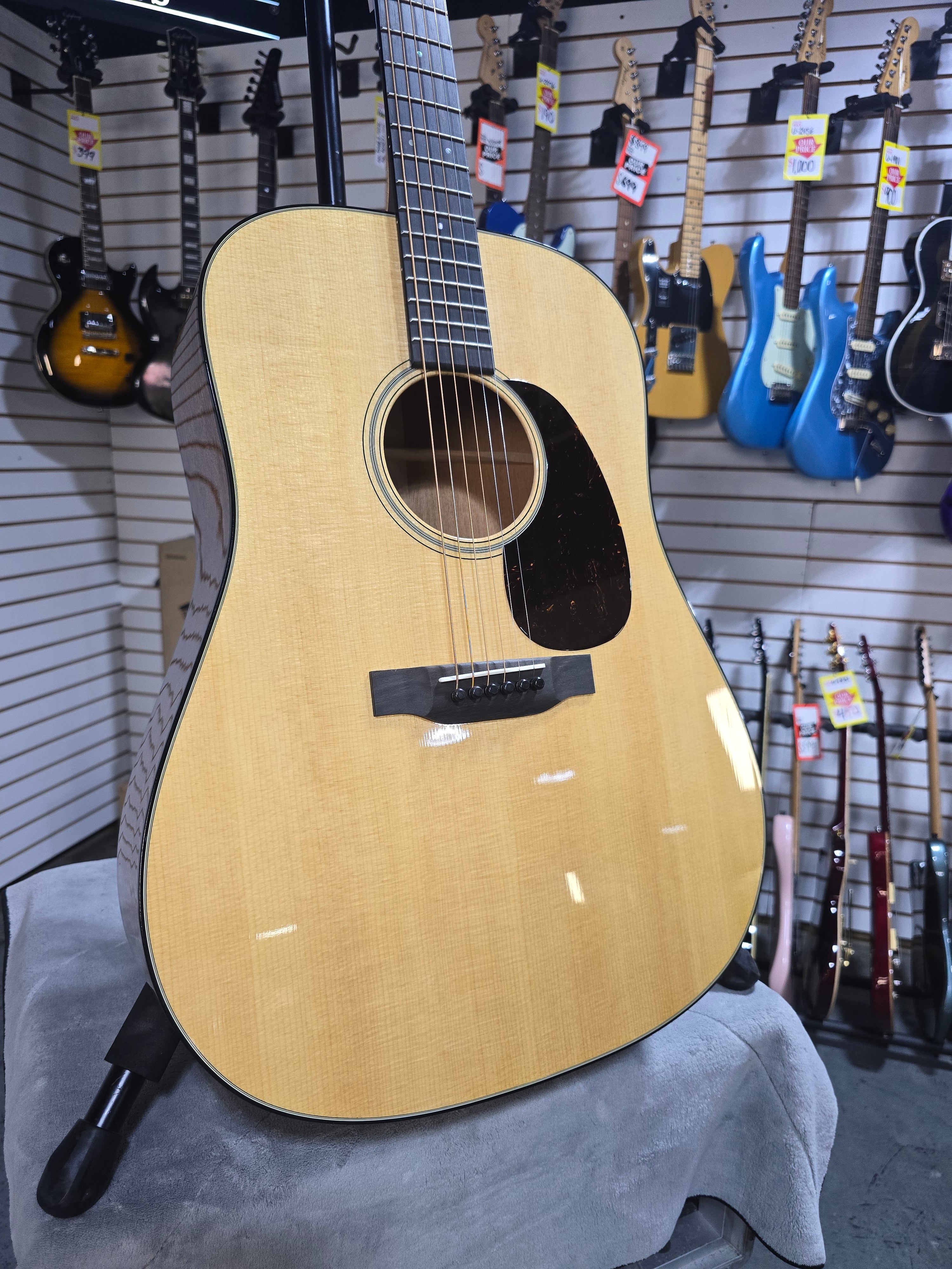 Martin Super D-18 Acoustic Guitar - Natural