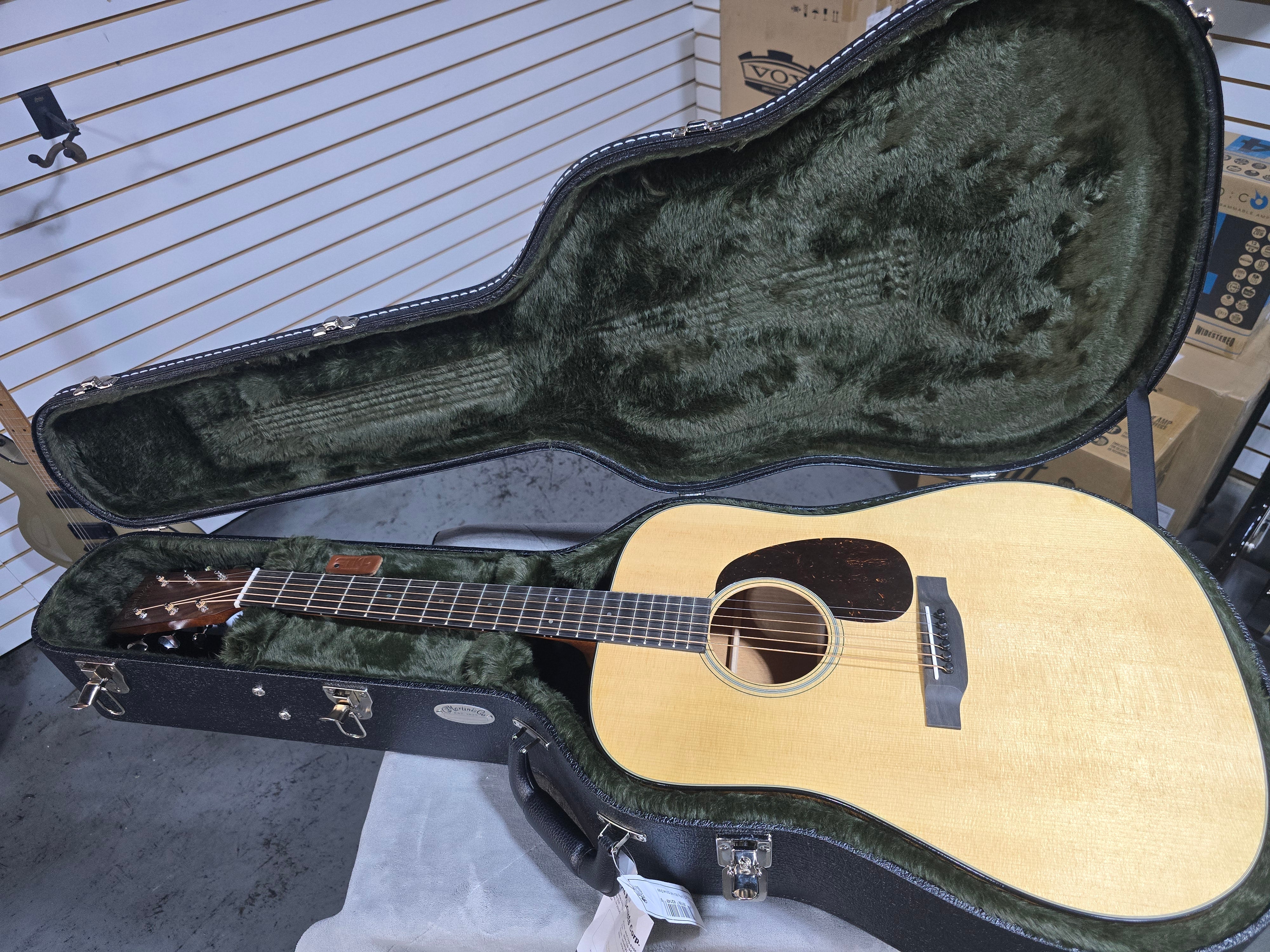 Martin Super D-18 Acoustic Guitar - Natural