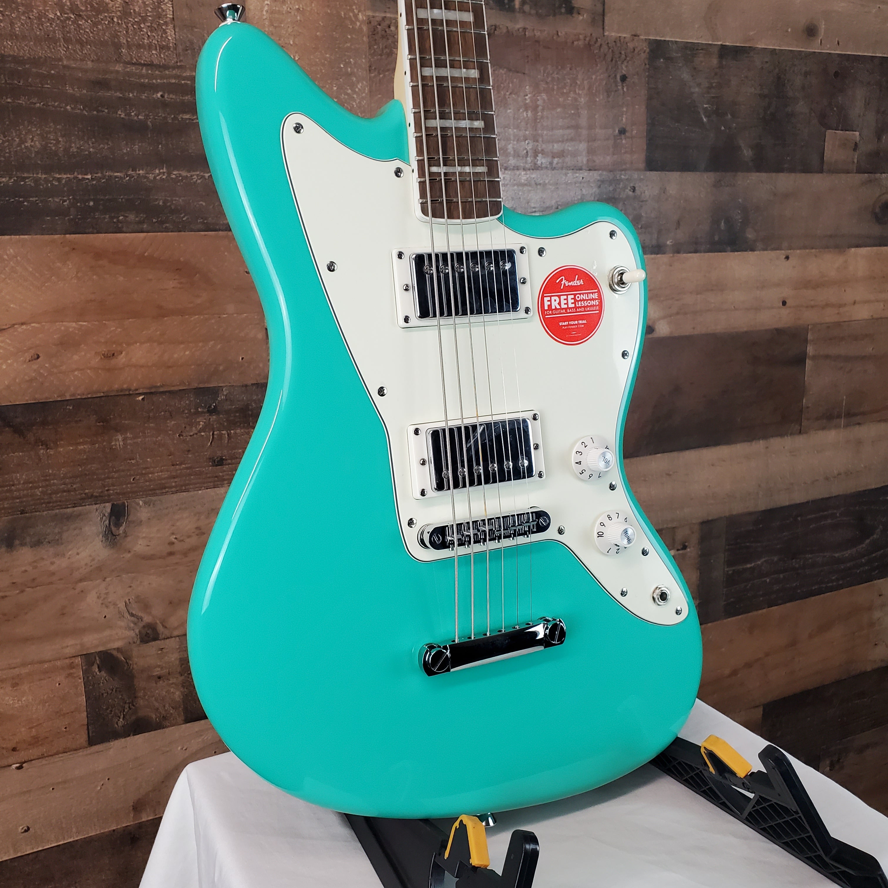 Squier Paranormal Baritone Jazzmaster HH Sea Foam Green