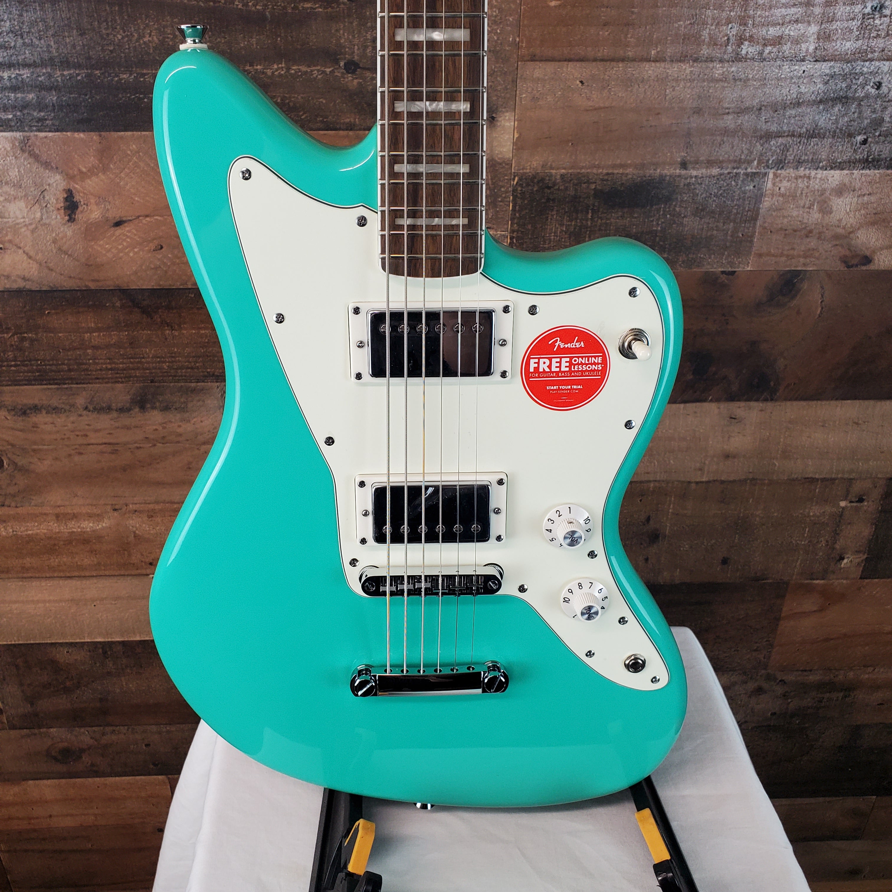 Squier Paranormal Baritone Jazzmaster HH Sea Foam Green