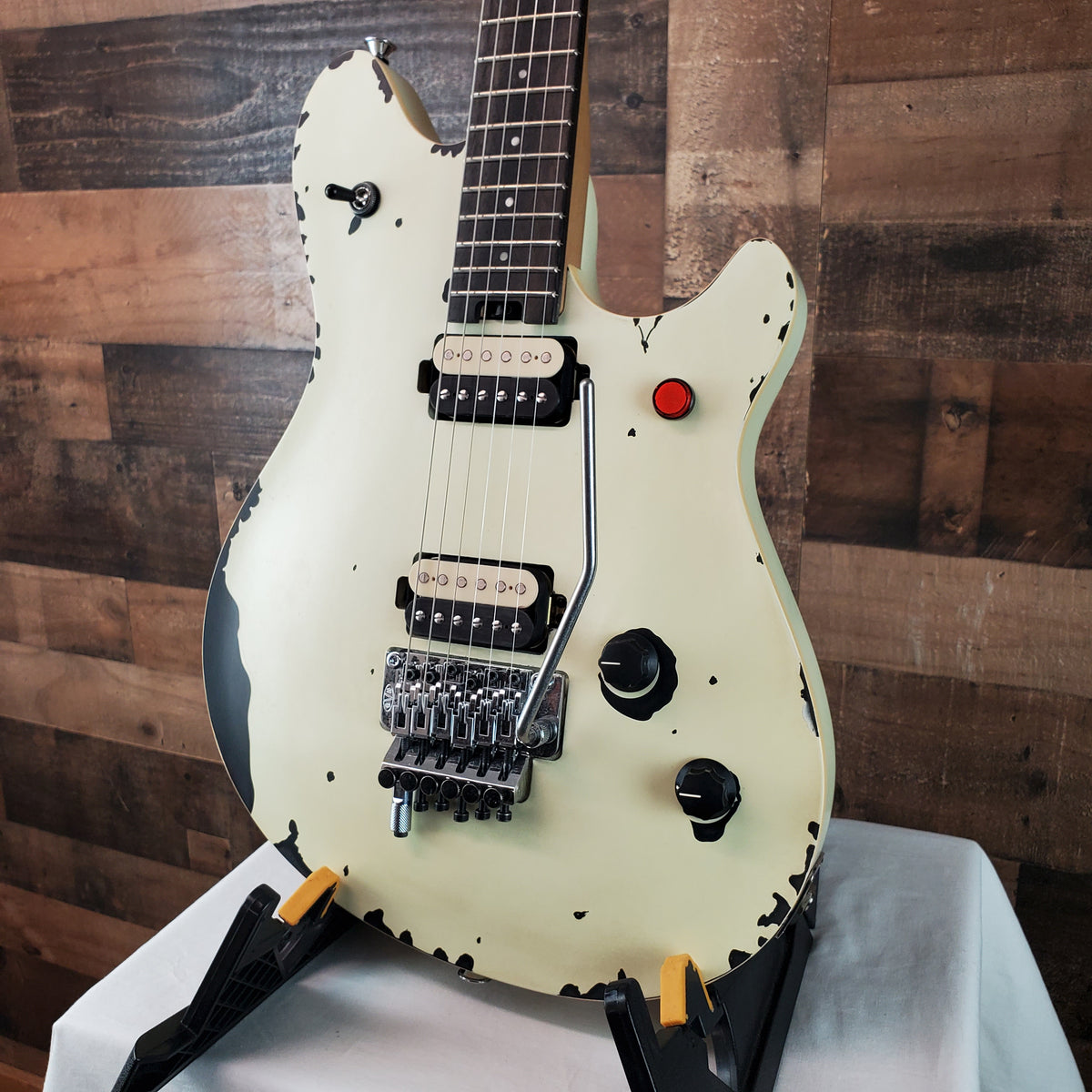 EVH Limited-edition Wolfgang Special 2015 Electric Guitar - Distressed Ivory